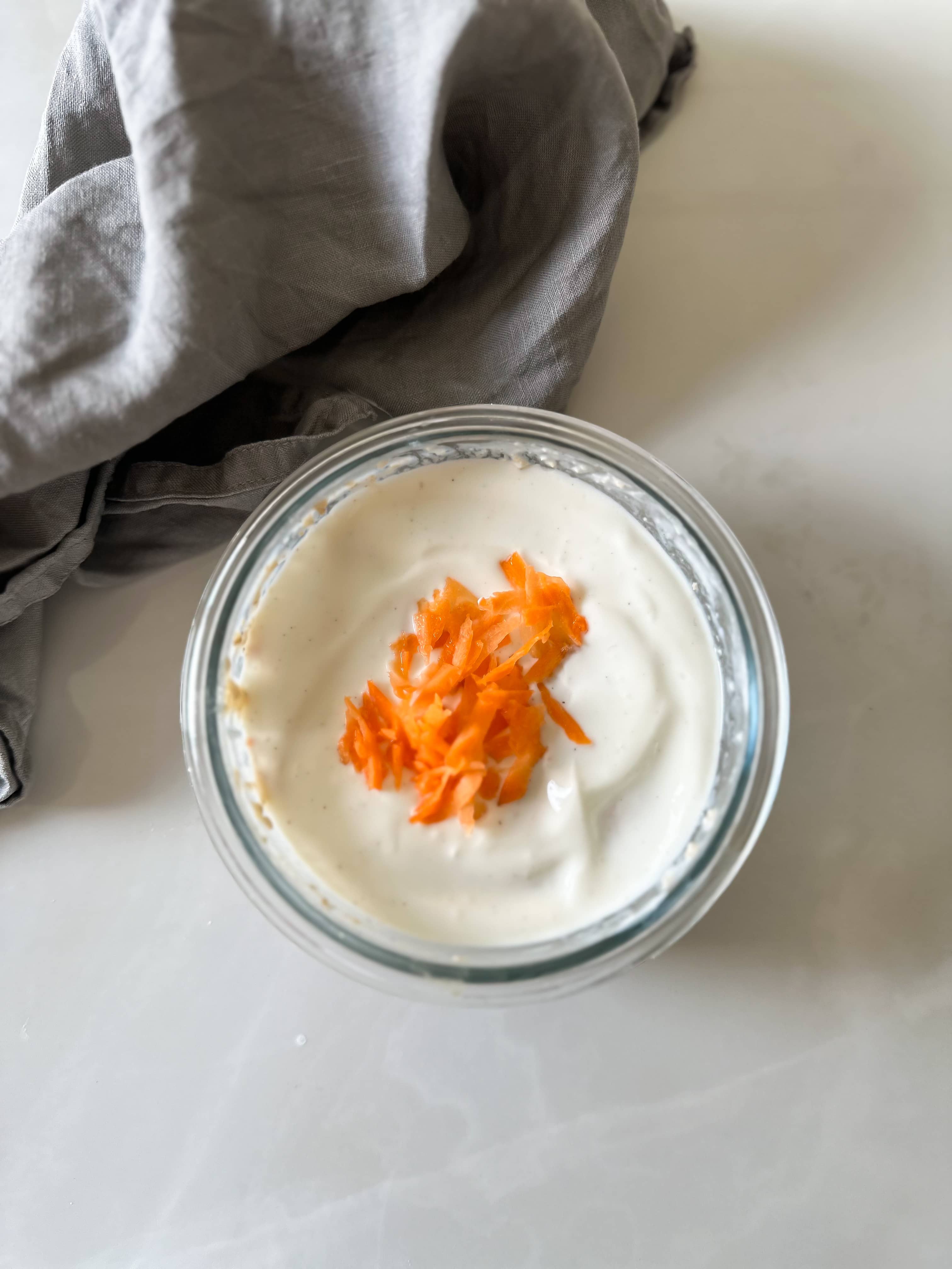 Proteinrik overnight oats morotskaka kasein kanelbulle 