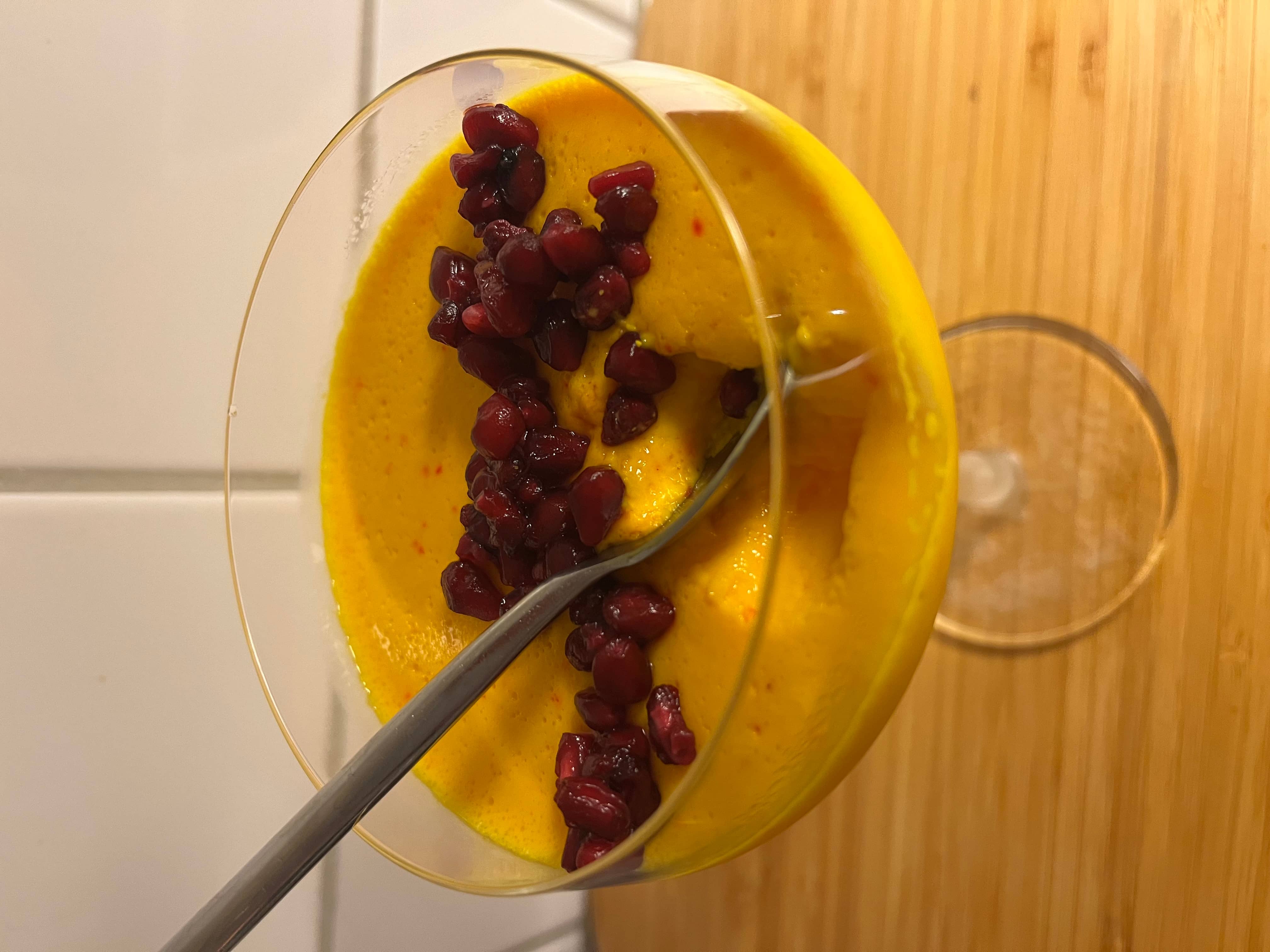 Proteinrik saffranspannacotta 