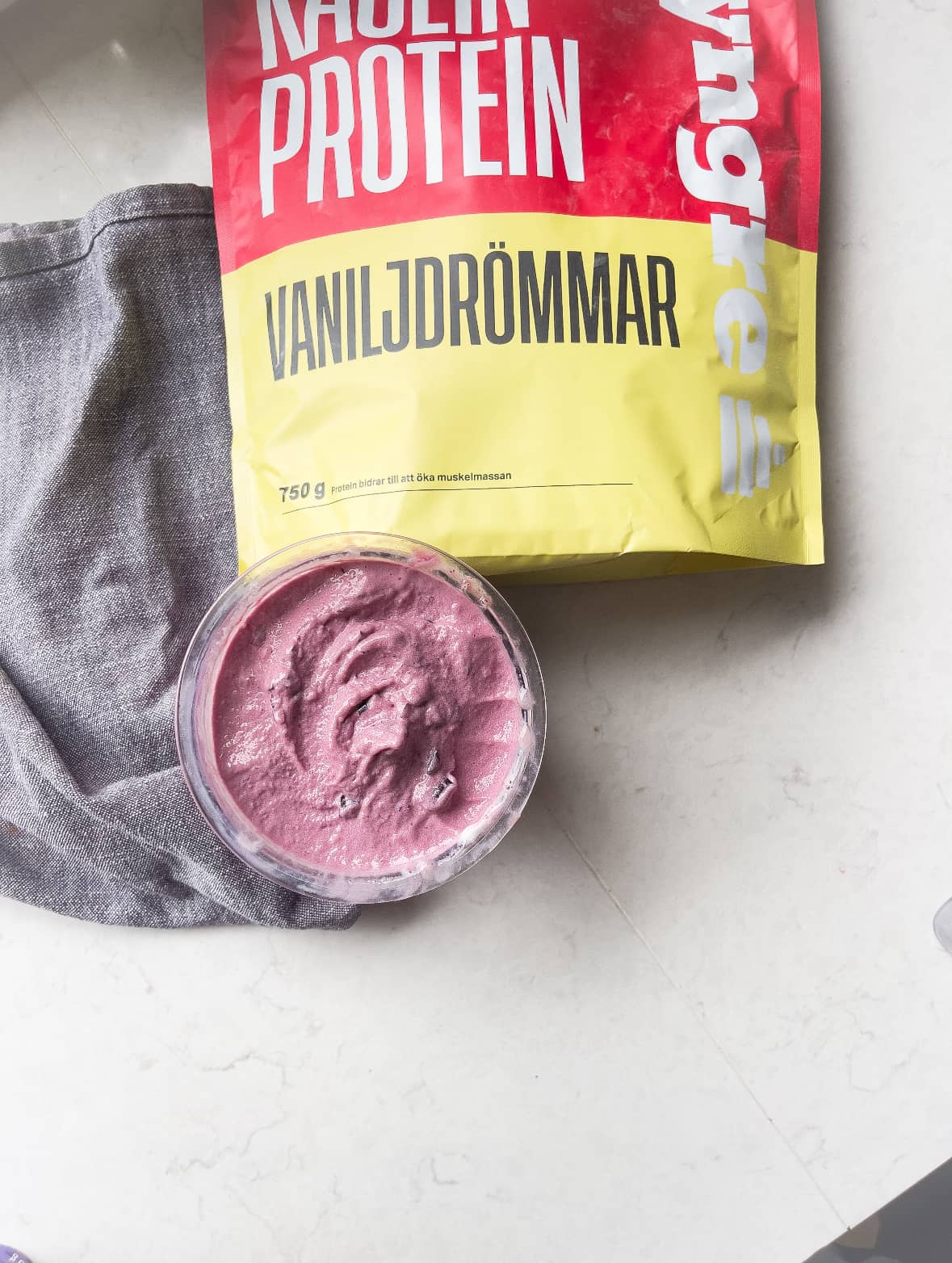 Proteinrik körsbärsglass 