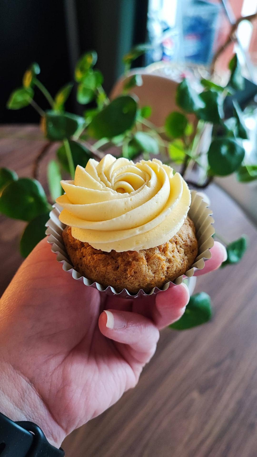 Proteinrika morotscupcakes med krämig frosting kasein vaniljdrömmar
