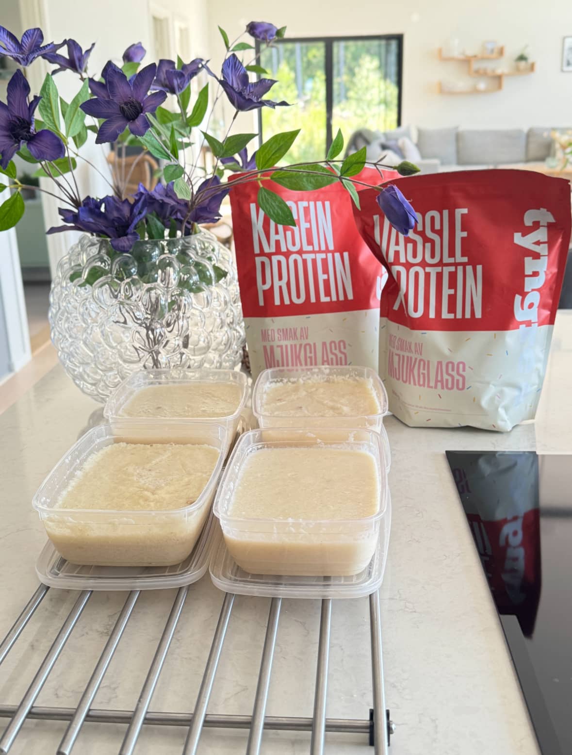 Proteinrik mannagrynsgröt med smak av mjukglass kasein mjukglass