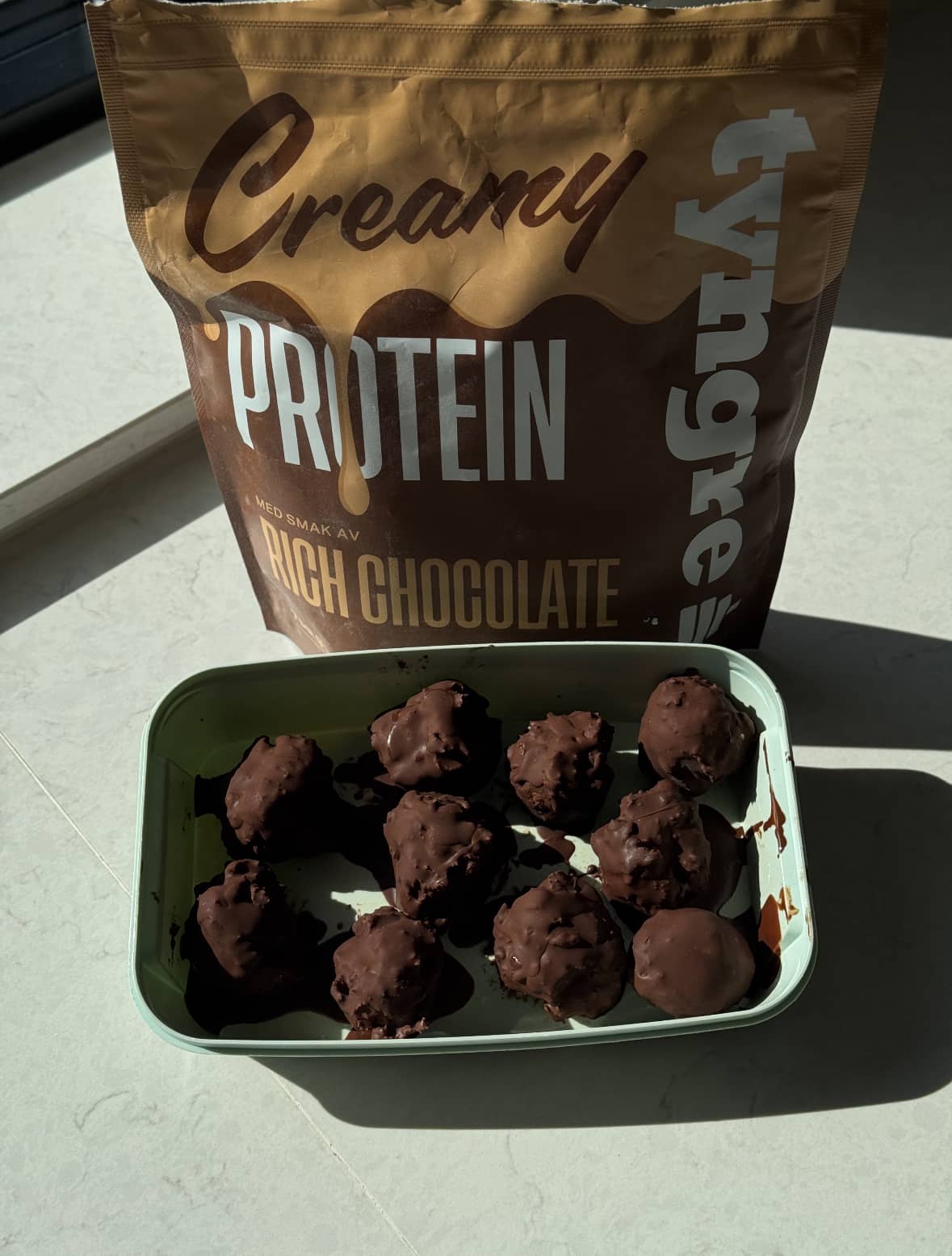 Proteinbollar med karamell- och choklad creamy protein chocolate