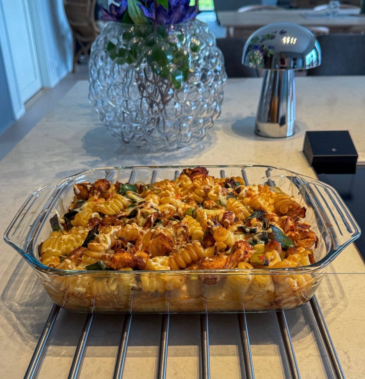 Pastagratäng med kyckling och purjolök