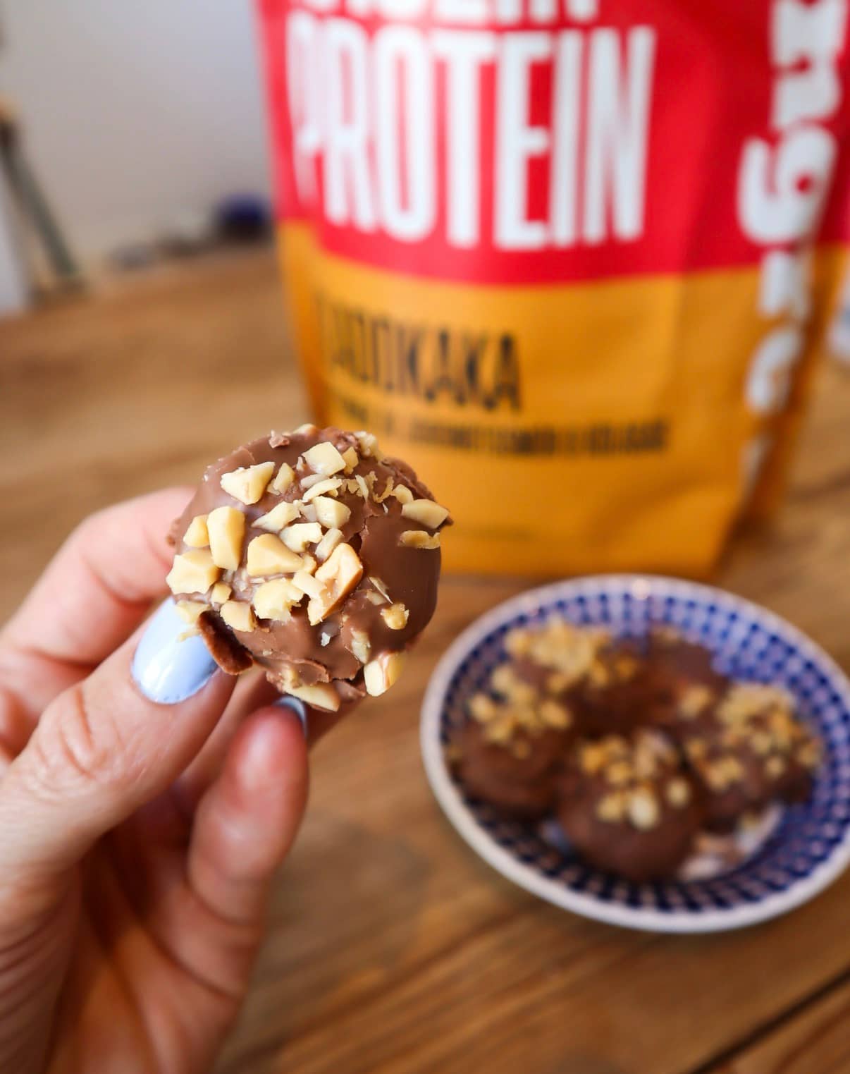 Proteinrika snickersbollar kasein kladdkaka