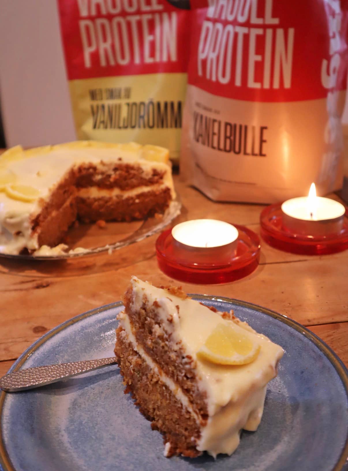 Proteinrik morotskaka med vaniljfrosting
