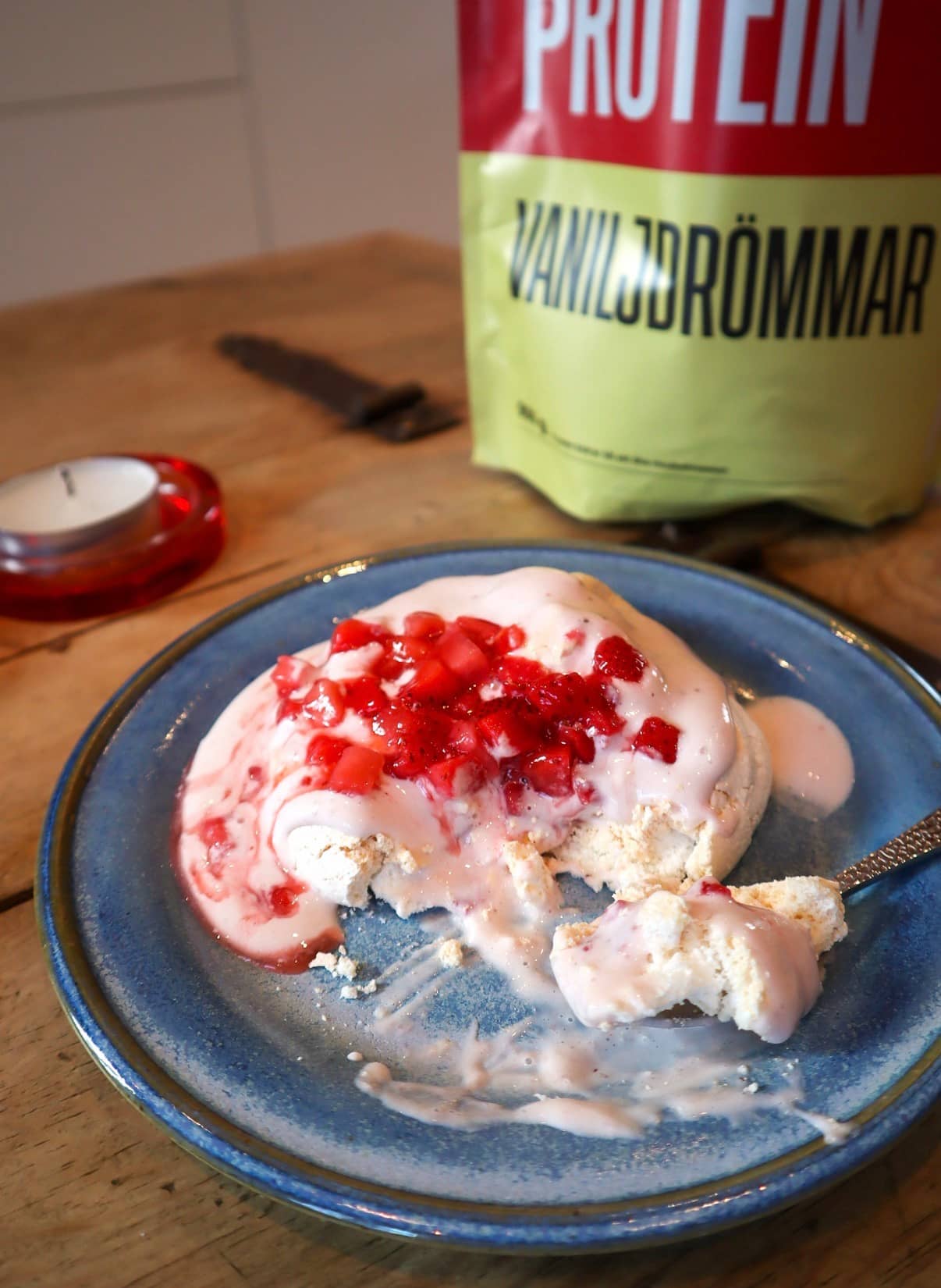 Proteinrika mini pavlovas med jordgubbar vassle vaniljdrömmar