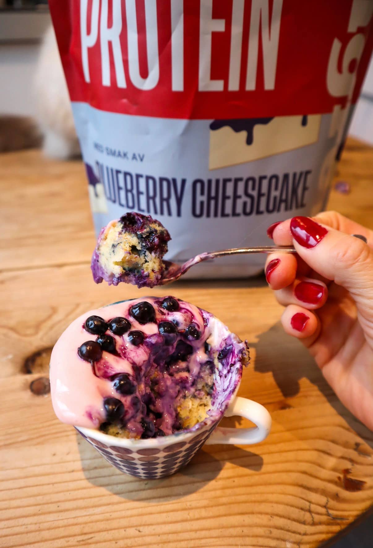 Proteinrik blueberry mug cake i mikro