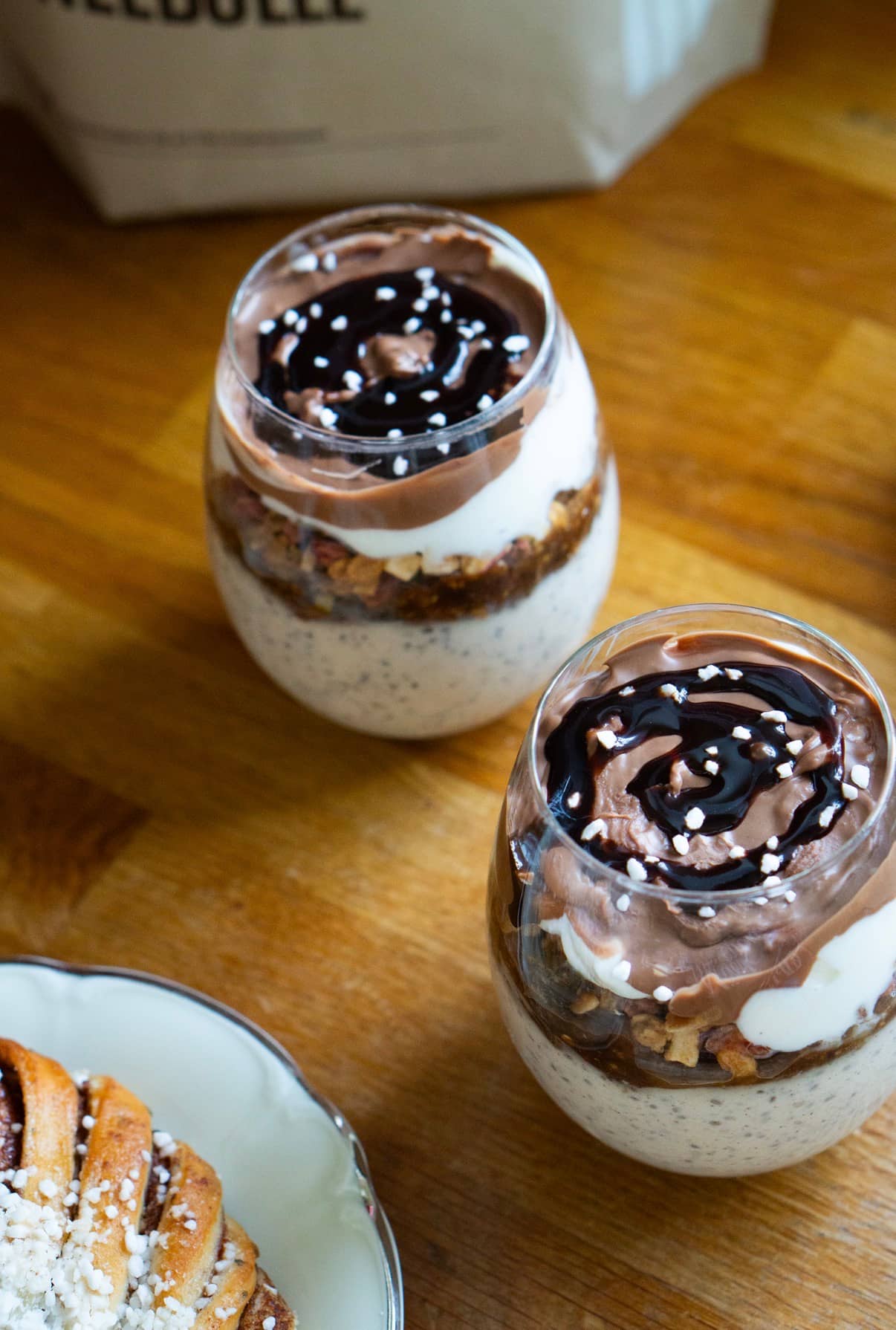 Proteinrik chiapudding kanelbulle