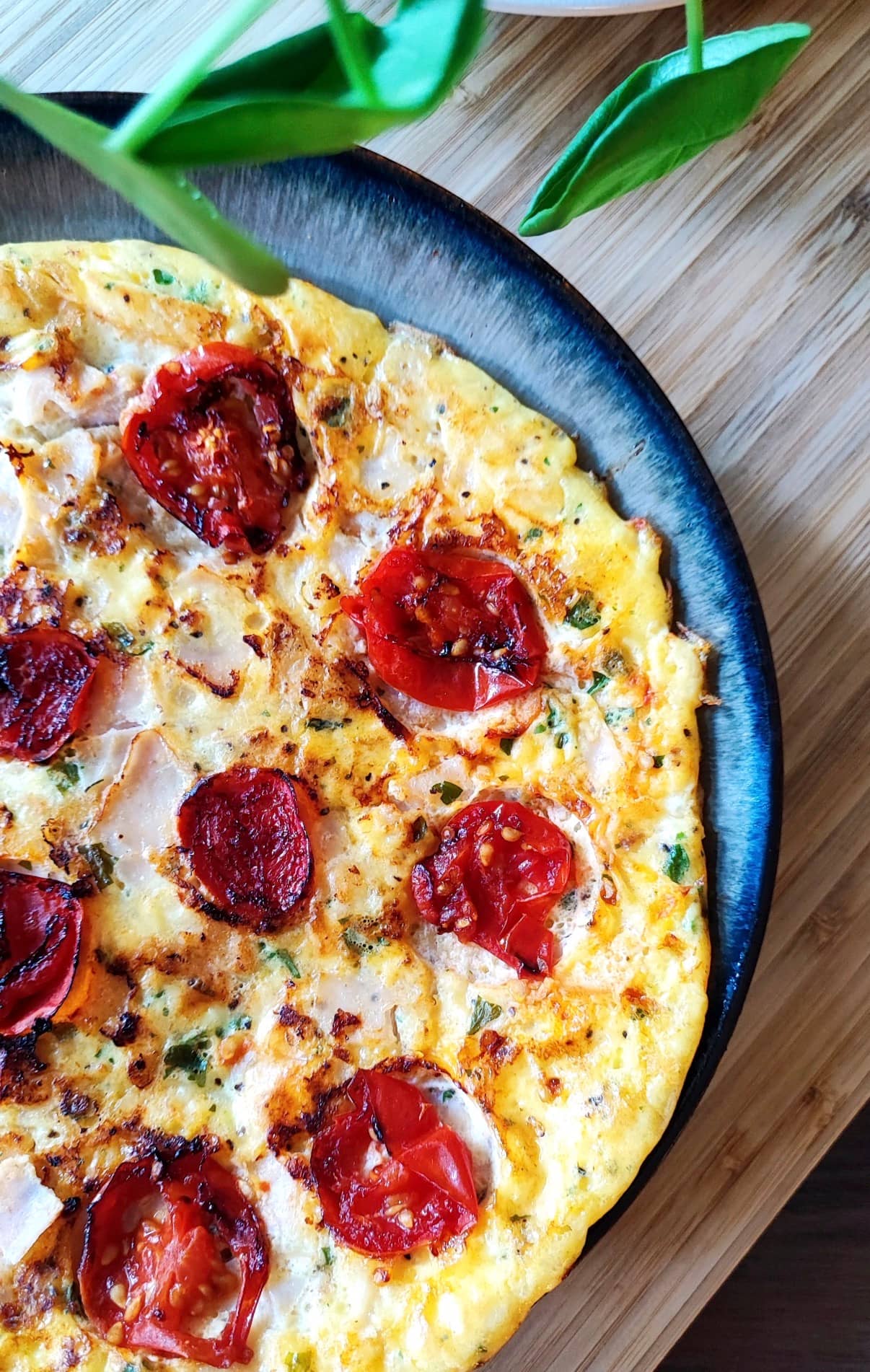 Proteinrik omelett med kalkon och parmesan