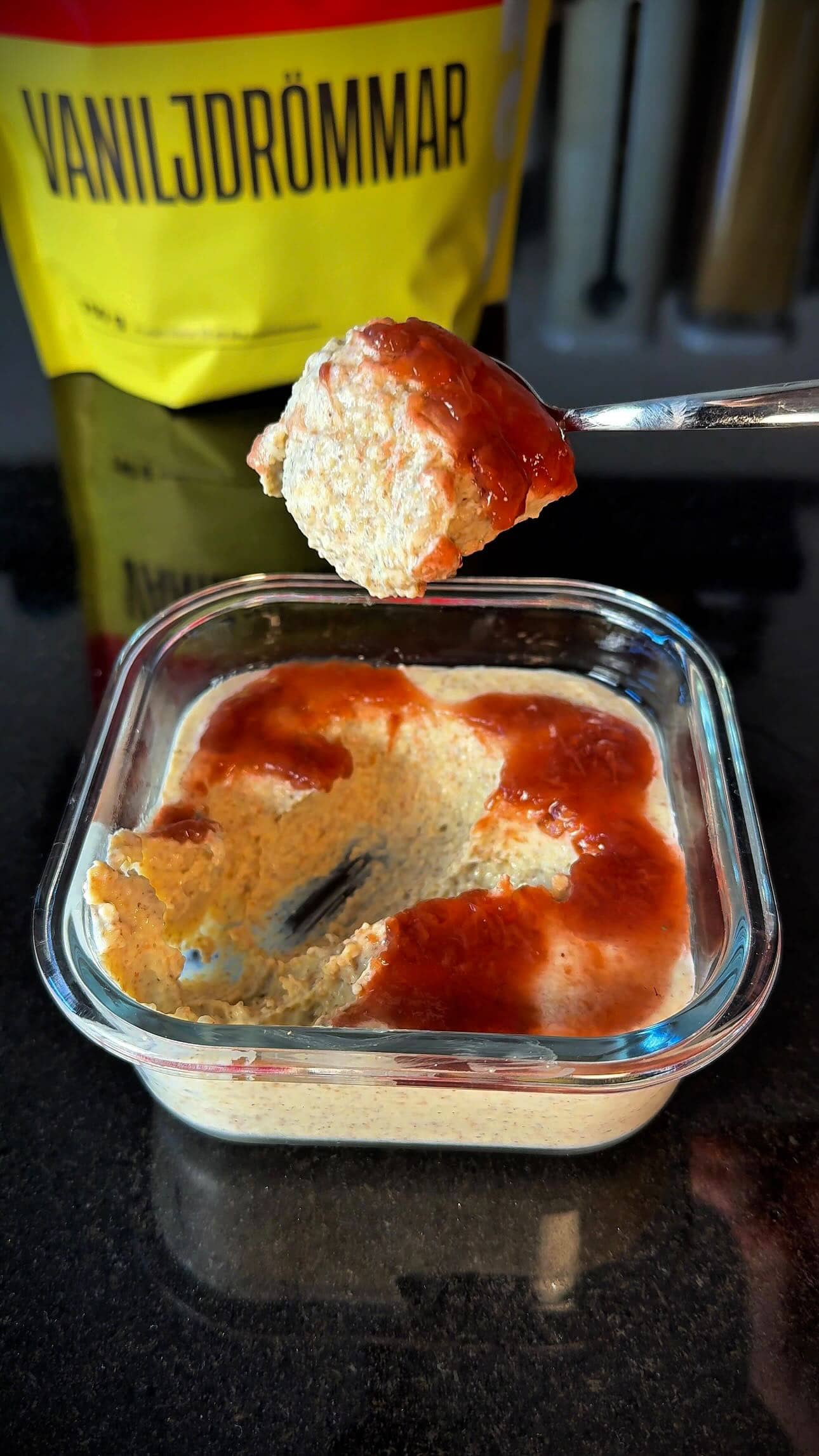 Strawberry cheesecake overnight oats med protein kasein vaniljdrömmar
