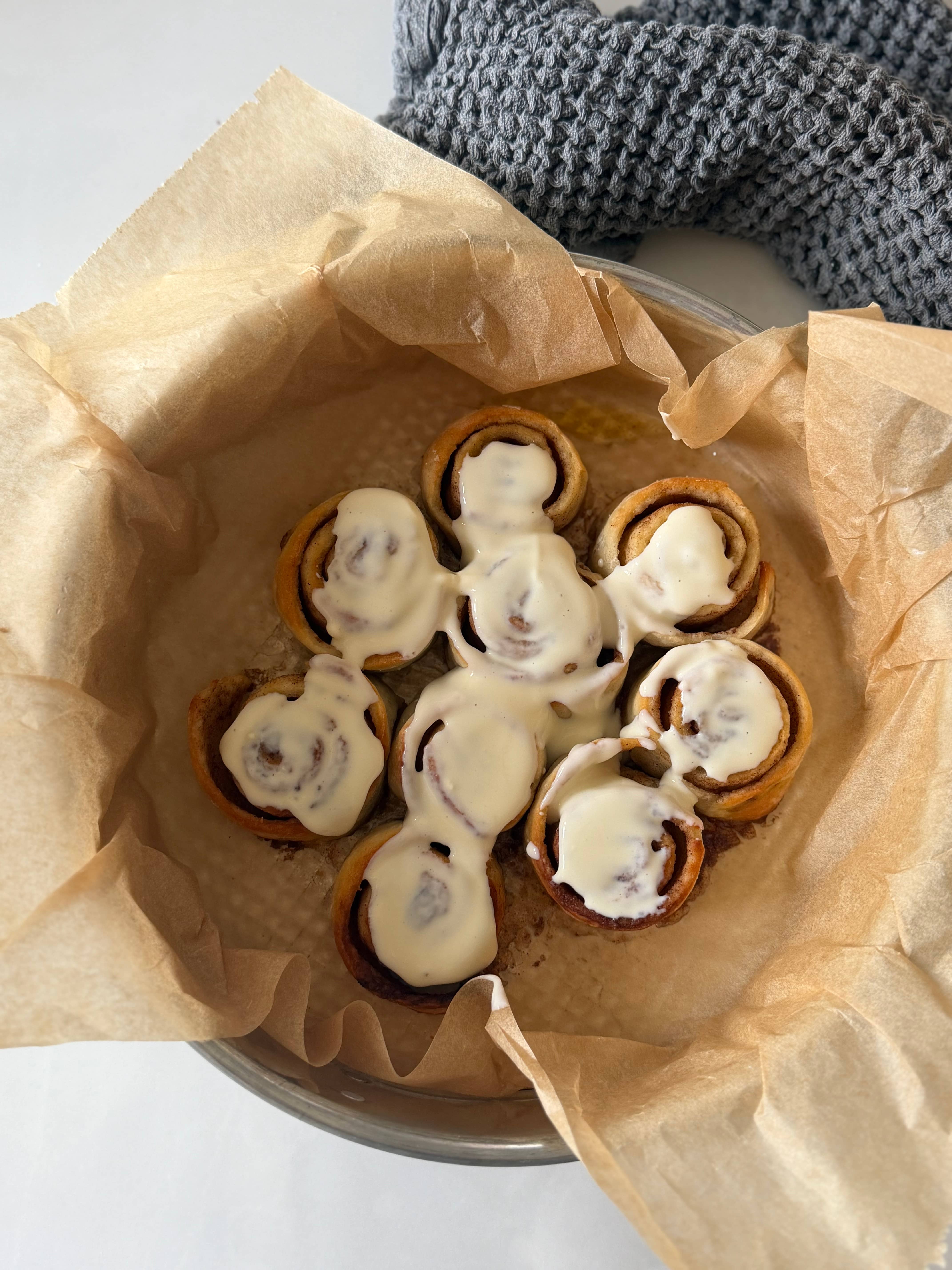 Proteinrika kanelbullar med frosting kasein vaniljdrömmar