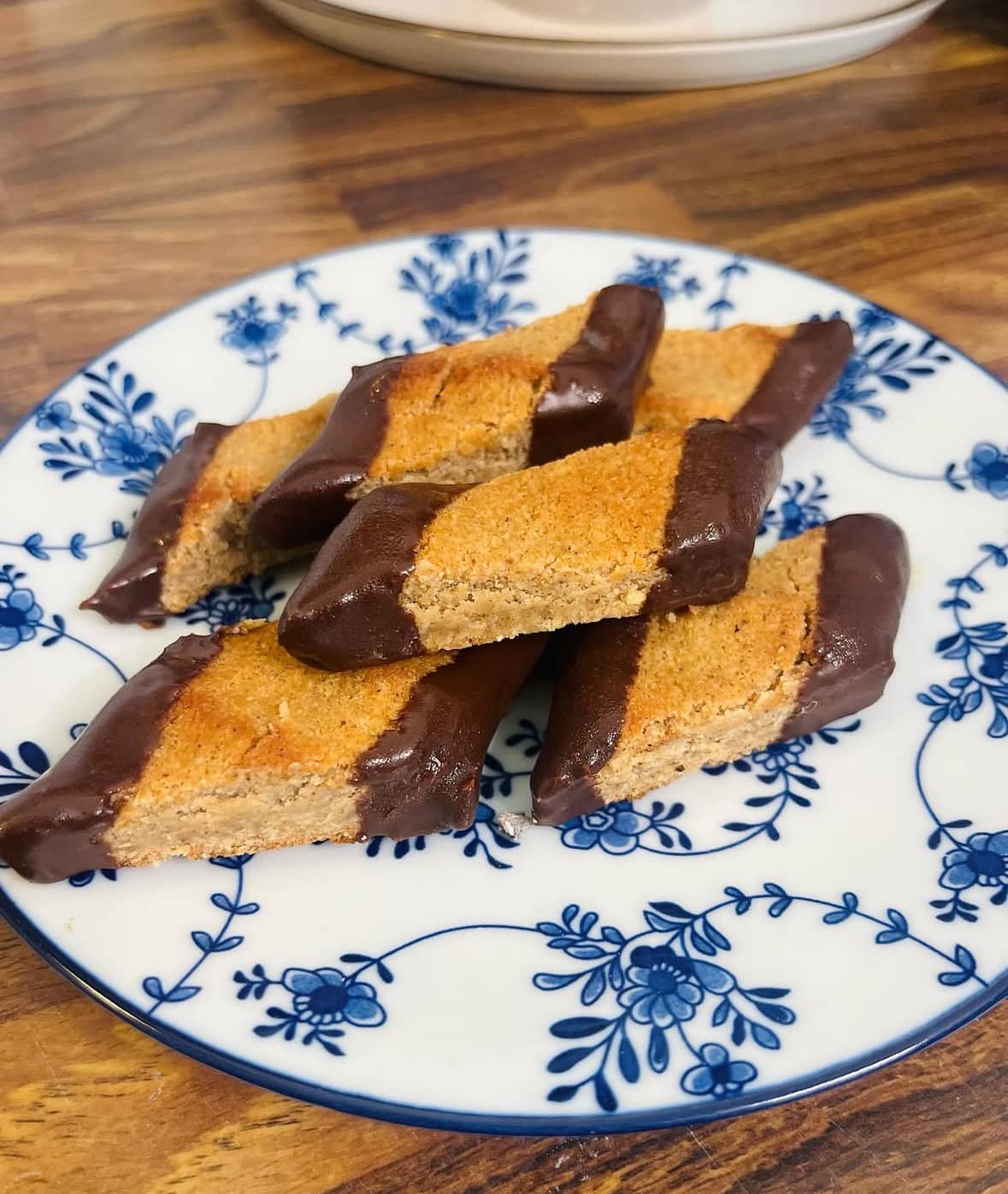 Proteinrika chokladdoppade kolasnittar vassle vaniljdrömmar 
