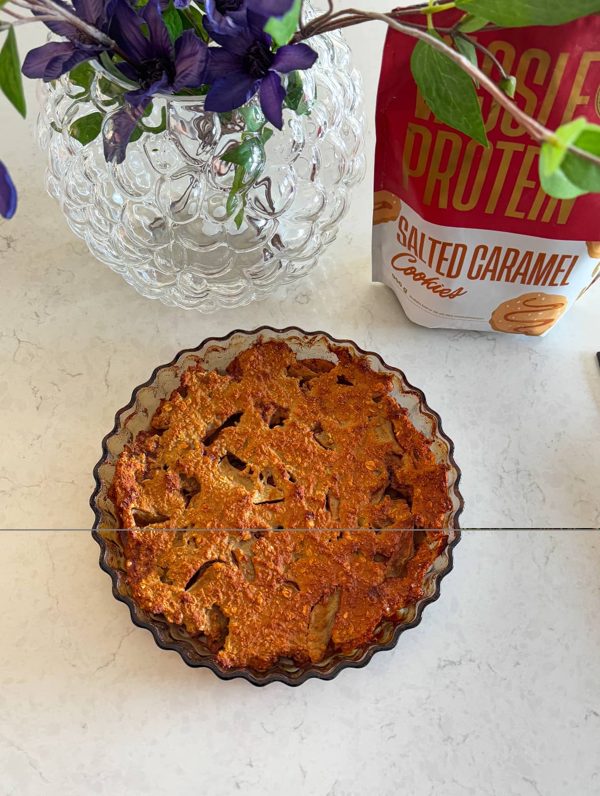 Proteinrik äppelpaj med salt karamell vassle salted caramel cookies