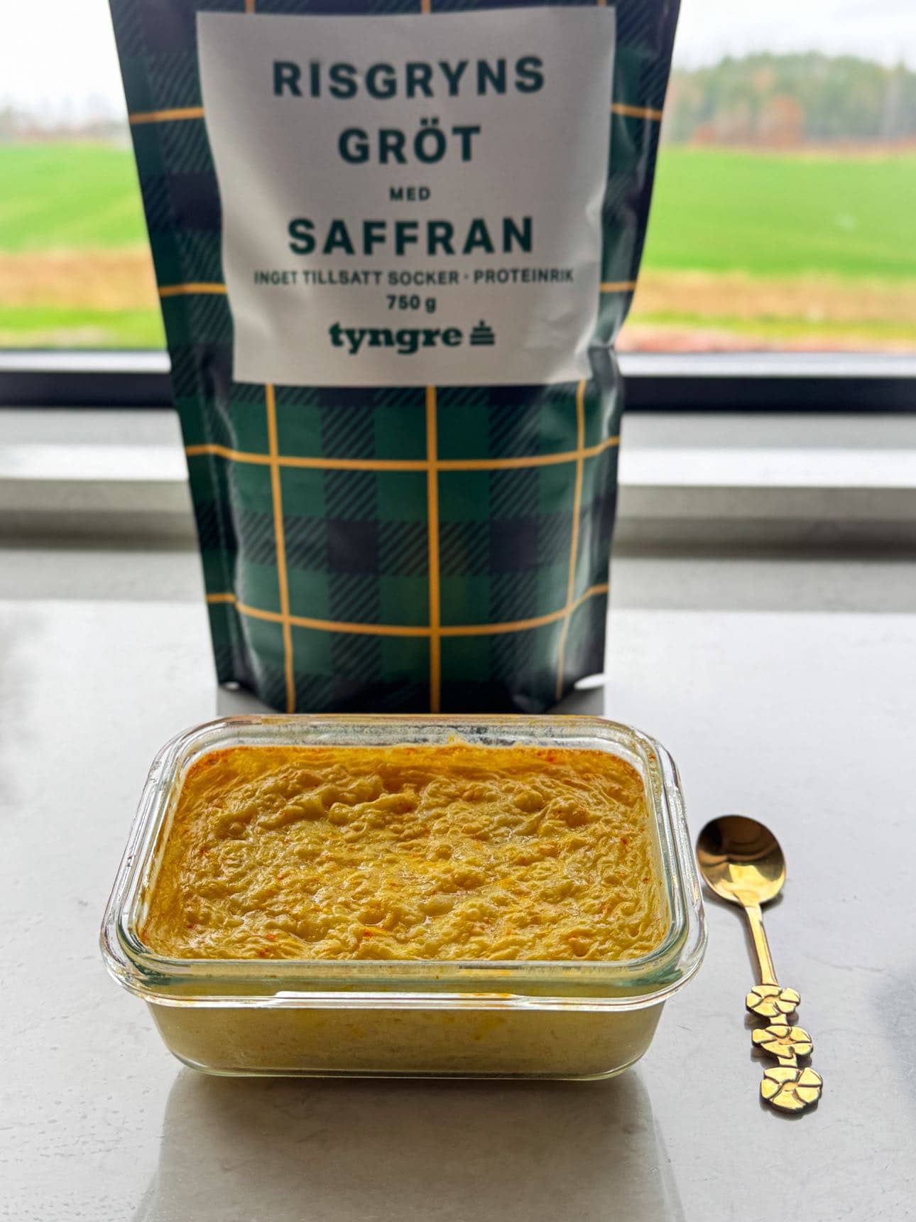 Bakad risgrynsgröt med saffran risgrynsgröt saffran