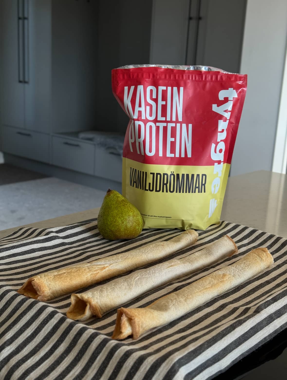 Rulltårta med päron- och vanilj