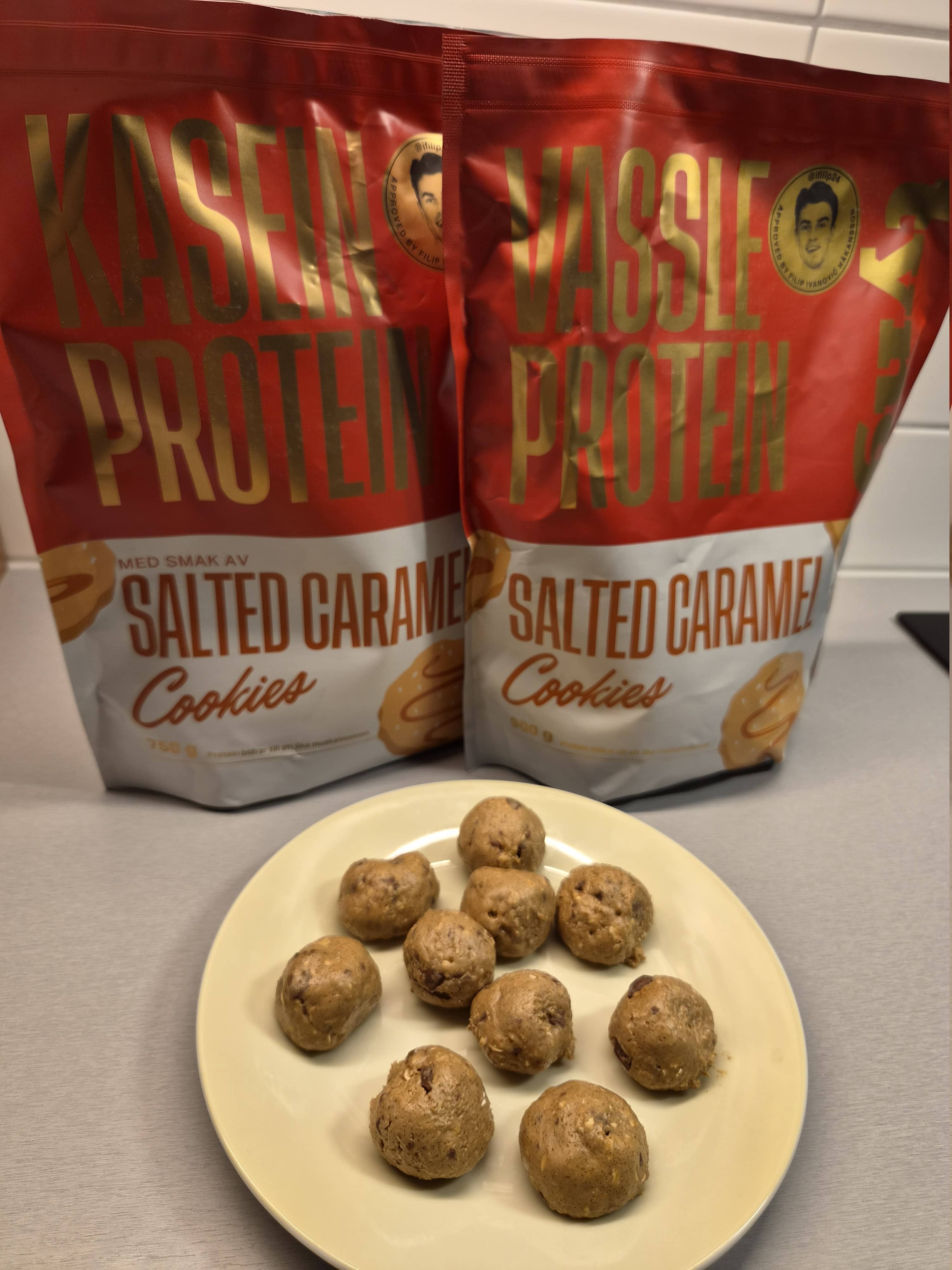 Proteinbollar med salted caramel cookies