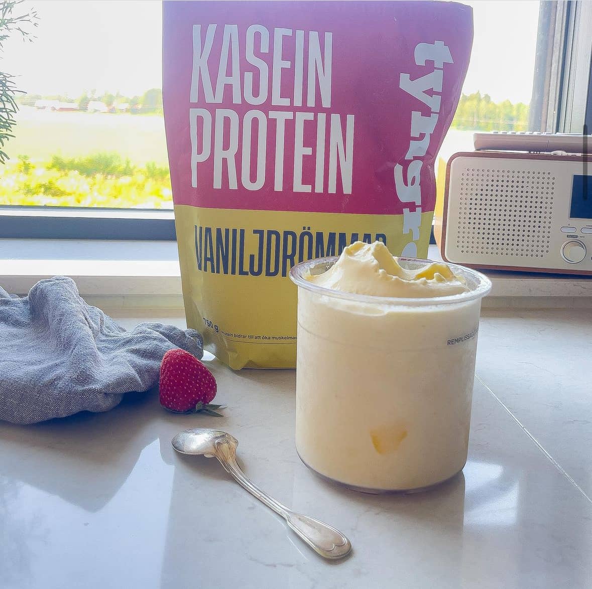Proteinrik mango- och vaniljglass