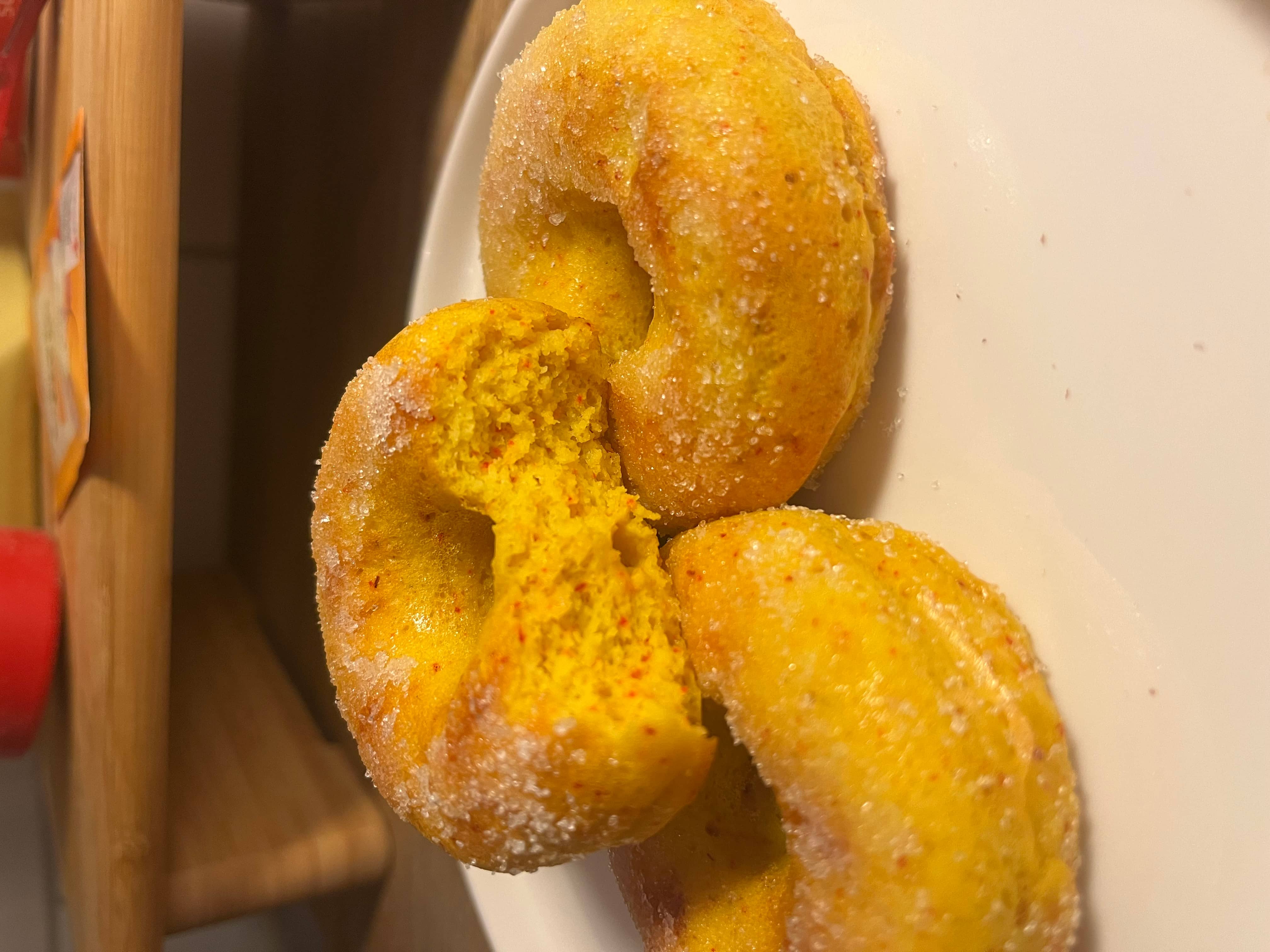 Proteinrika saffransdonuts