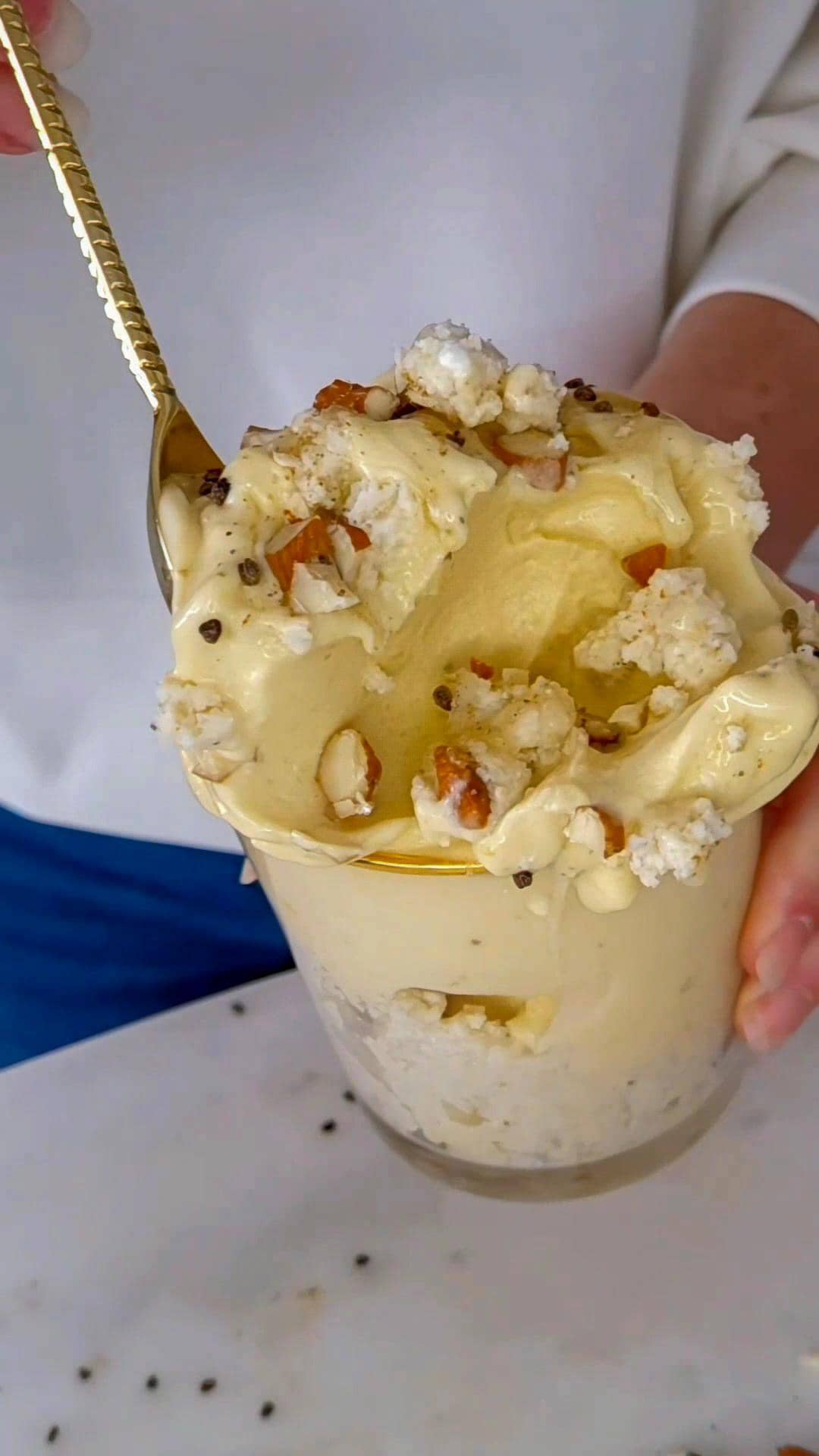 Proteinrik nice cream med smak av semla vassle gammaldags vanilj