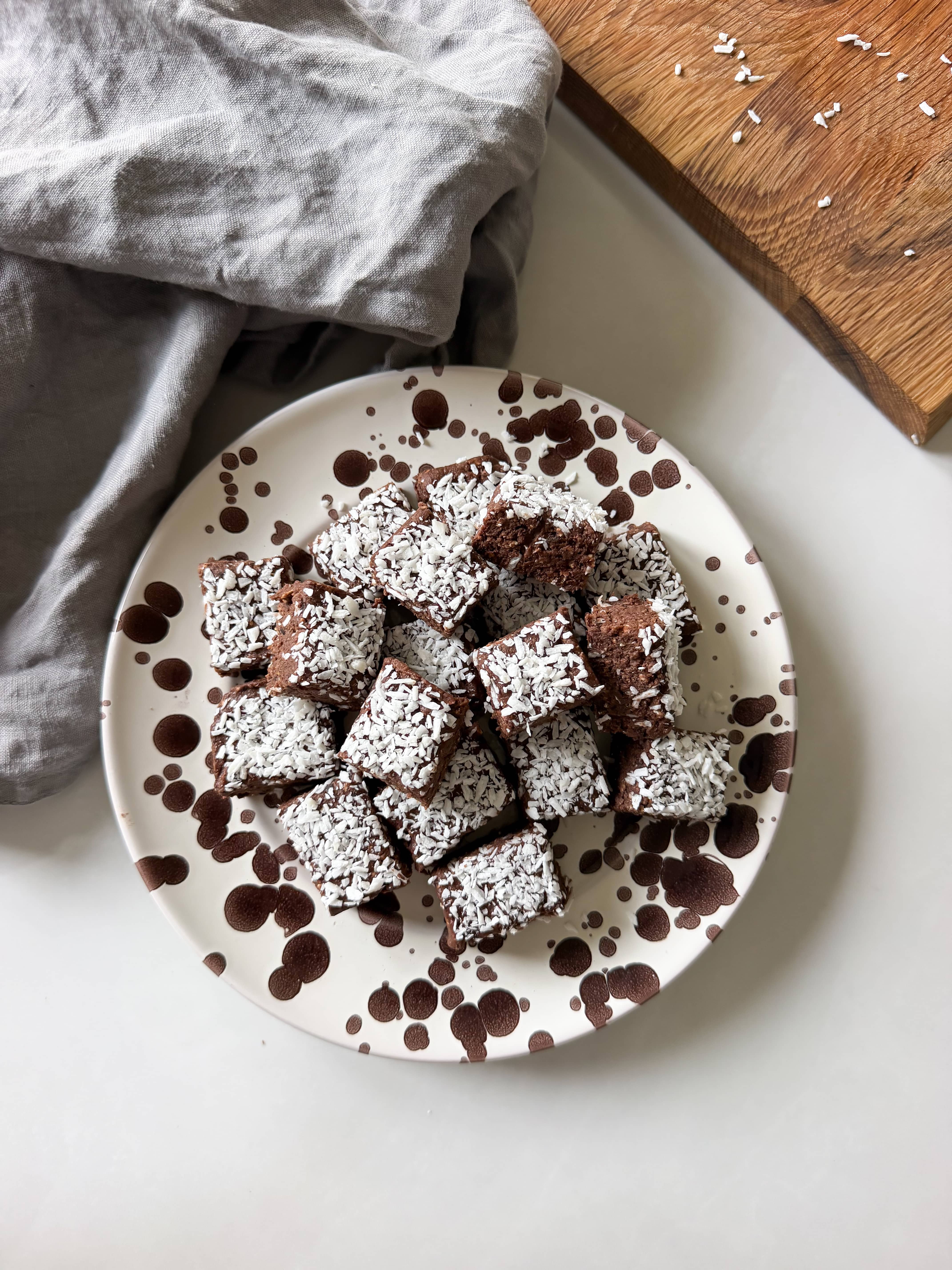 Proteinrika chokladbollsrutor