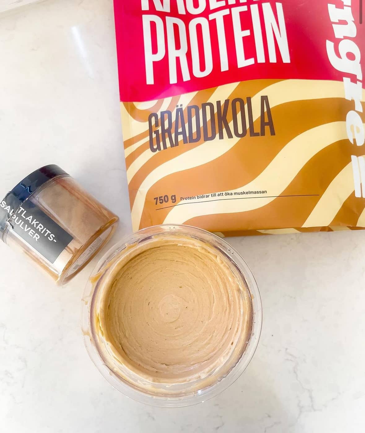 Proteinglass med gräddkola och saltlakrits 