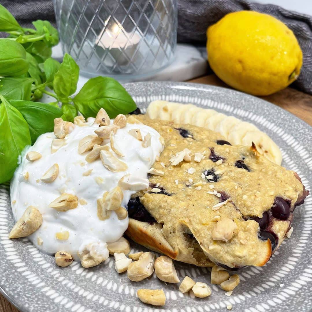 Ugnsbakad citrongröt med blåbär