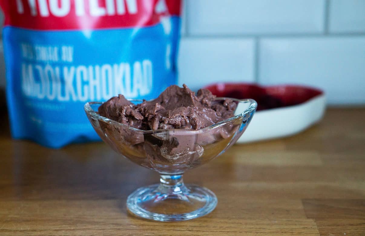 Proteinfluff med chokladsmak kasein mjölkchoklad med havssalt