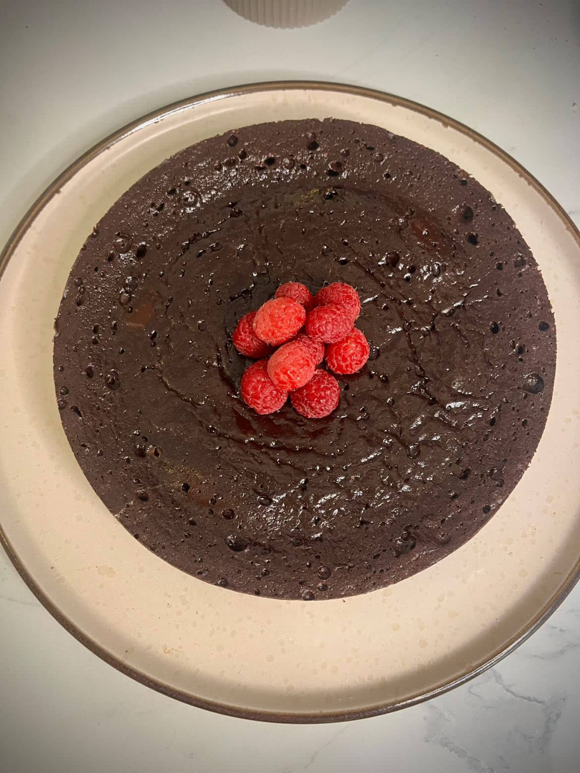 Enkel och proteinrik kladdkaka direkt i micron kasein mjölkchoklad med havssalt