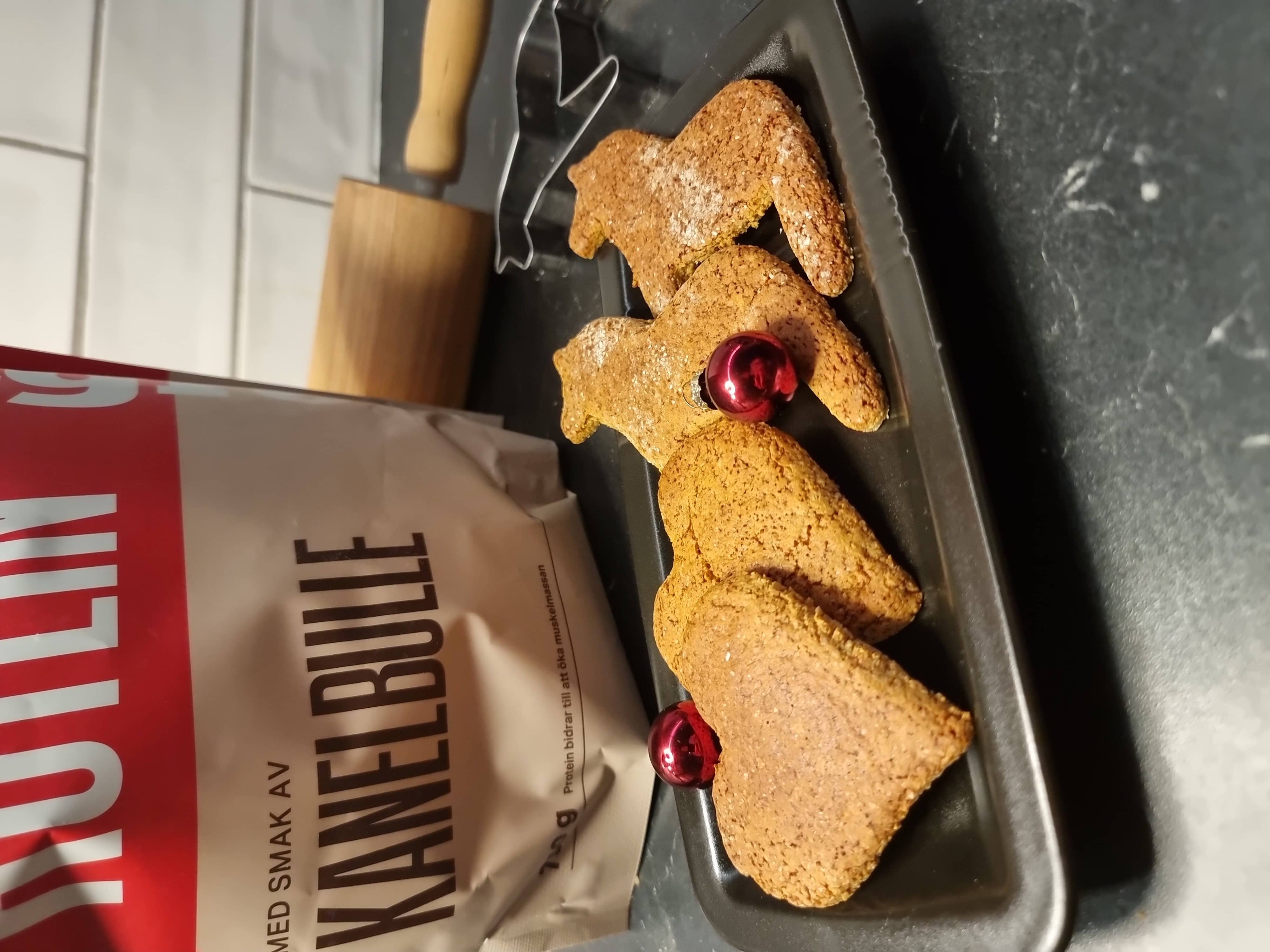 Sockerfria pepparkakor med protein vassle kanelbulle