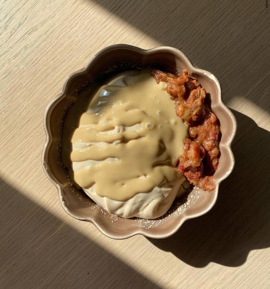 Overnight oats med rabarber och gräddkola