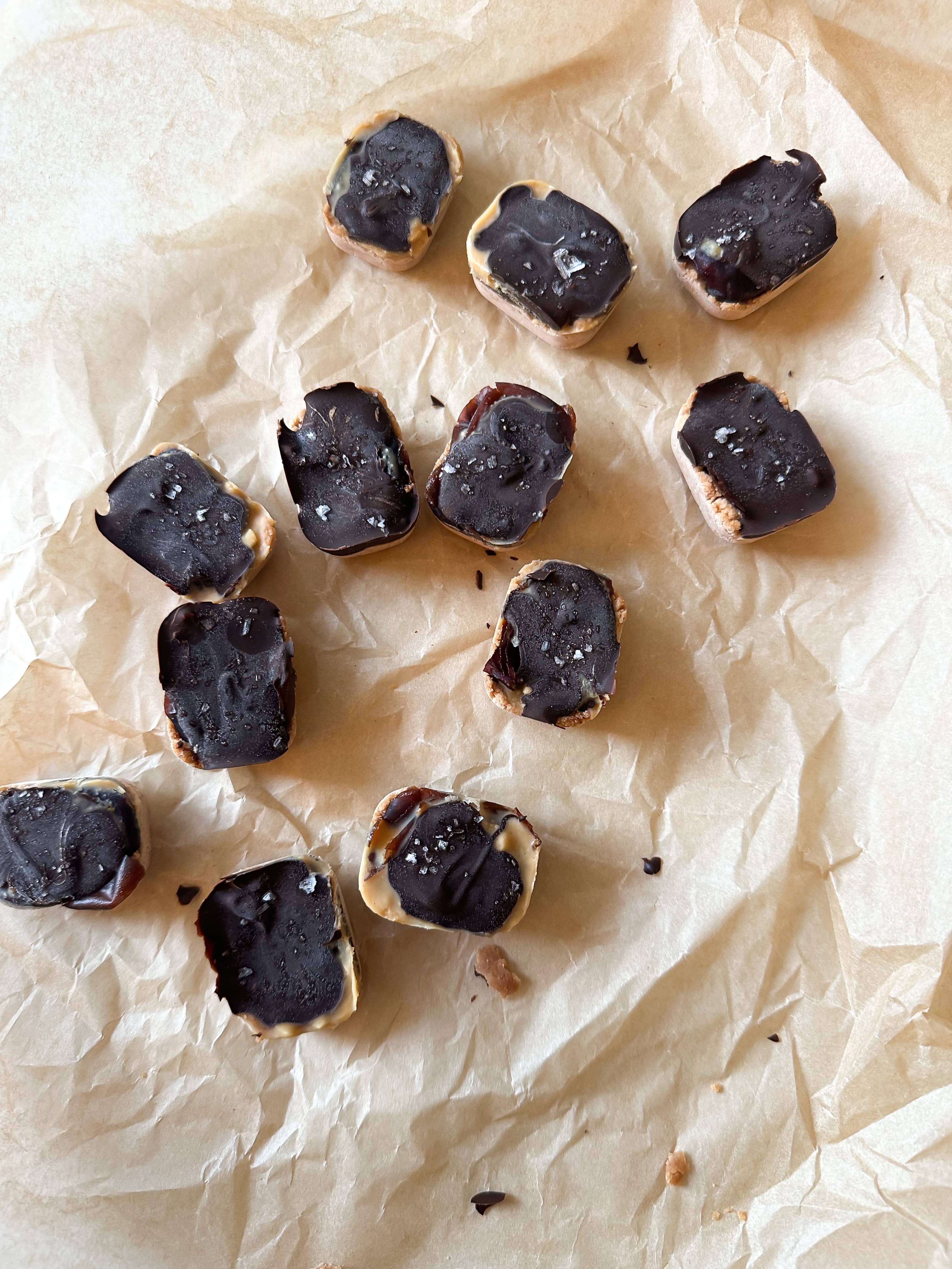 Proteinrika snickersbitar utan tillsatt socker kasein chocolate chip cookies