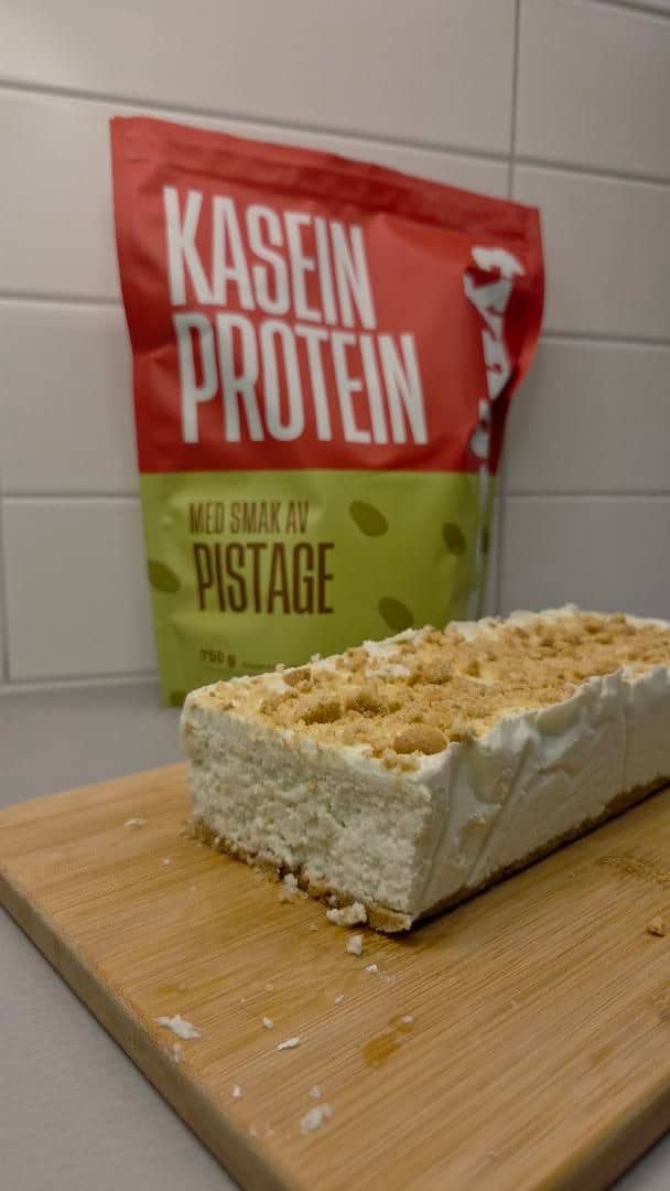 Proteinrik frozen cheesecake med pistage