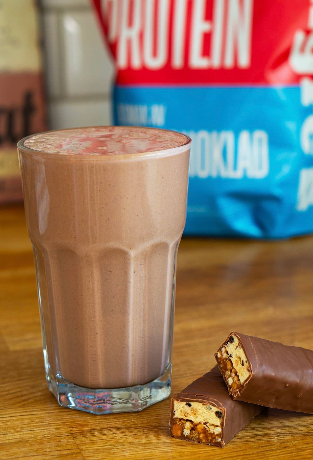 Chokladsmoothie med proteinpulver kasein mjölkchoklad med havssalt