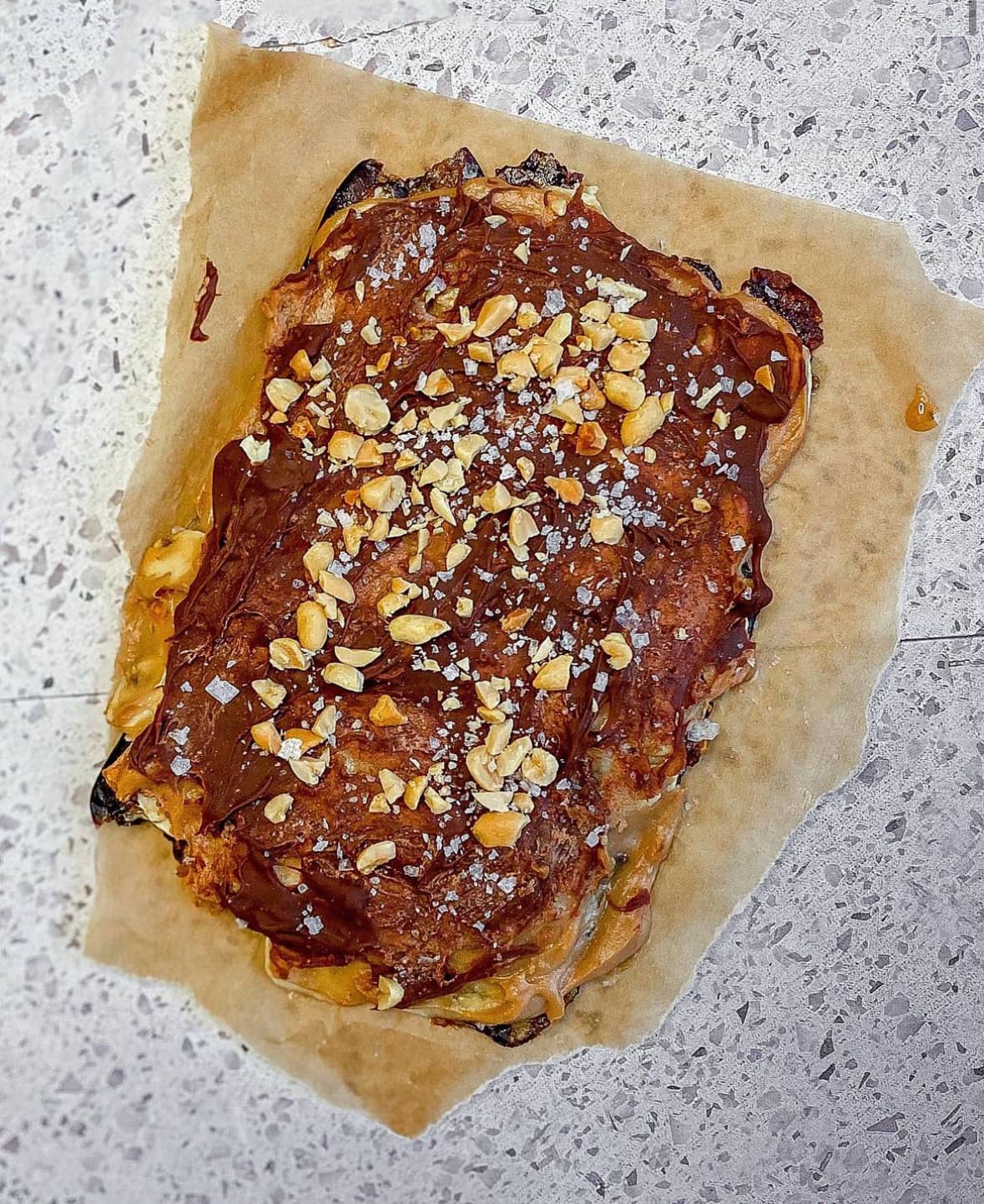 Dadelbräck med banan- och jordnötssmör