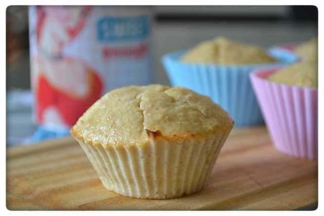Vaniljproteinmuffins med nötkrämsfyllning