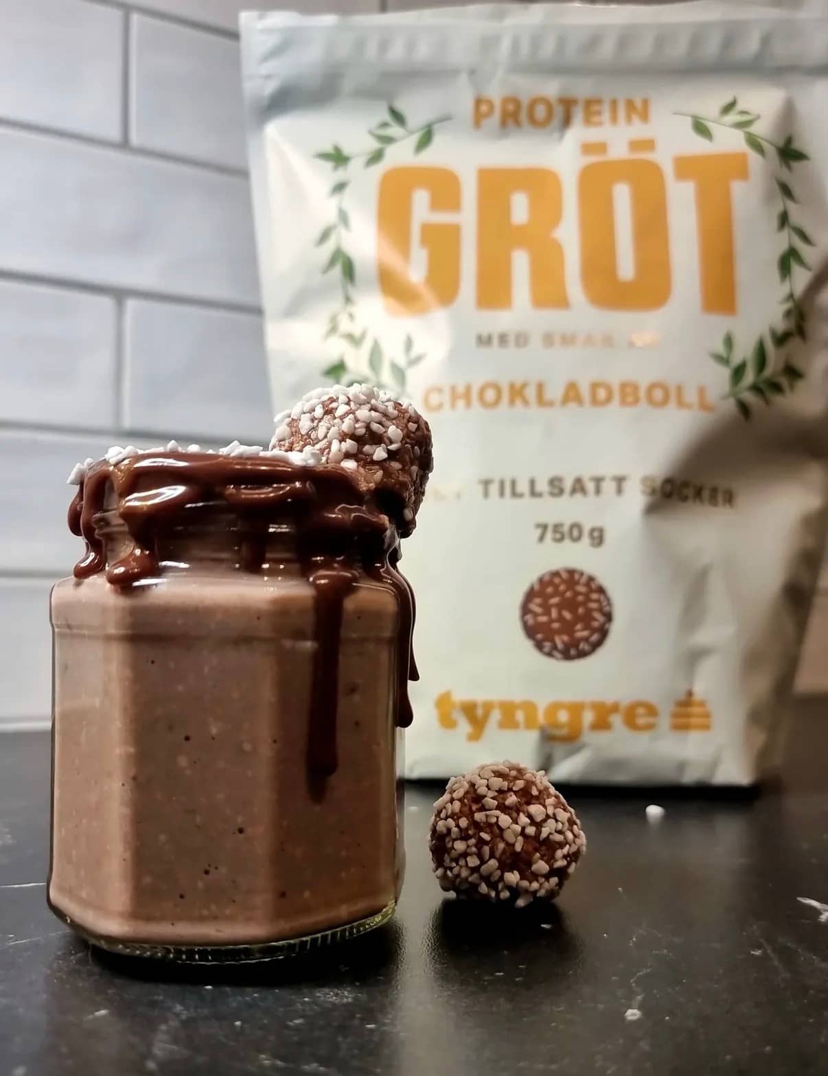 Kall chokladbollsgröt med protein grötmix chokladboll
