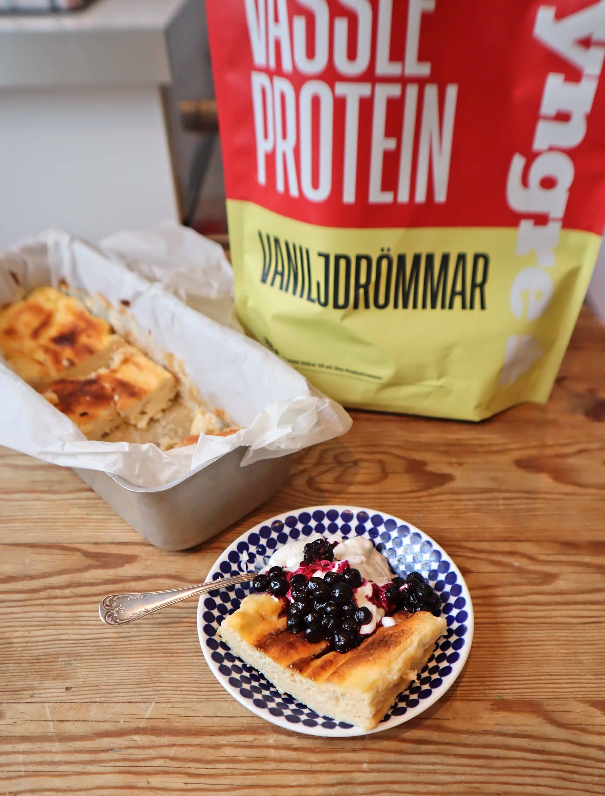 Saftig och proteinrik vaniljostkaka 