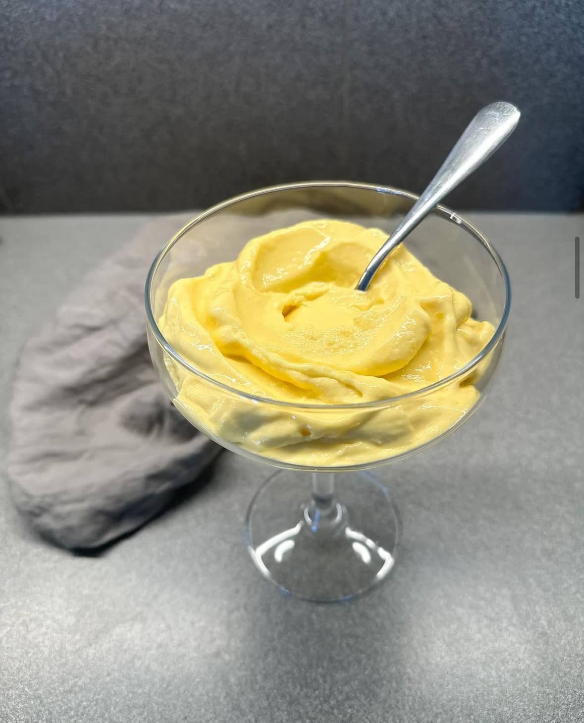 Snabb mango- och kokosglass 