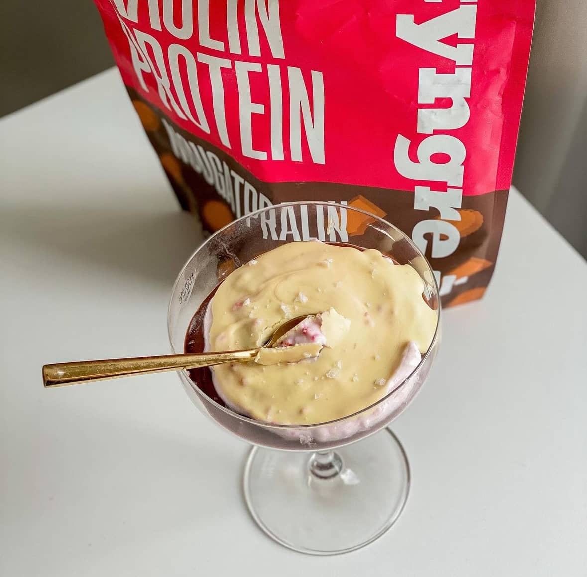 Nougatpudding med hallon- och vit chokald