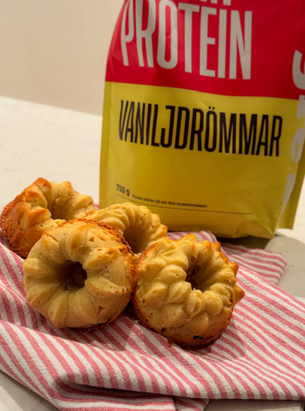 Proteinrik vanilj- och mandelkaka
