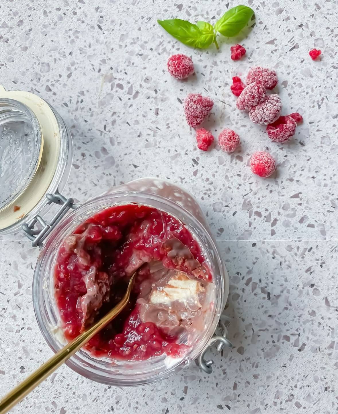 Overnight oats med hallon och choklad