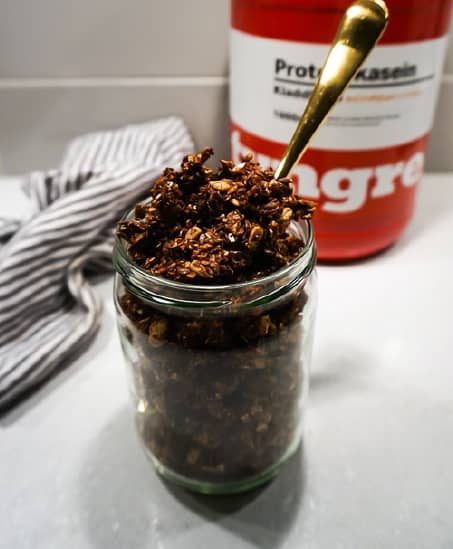 Granola med smak av choklad och jordnötter