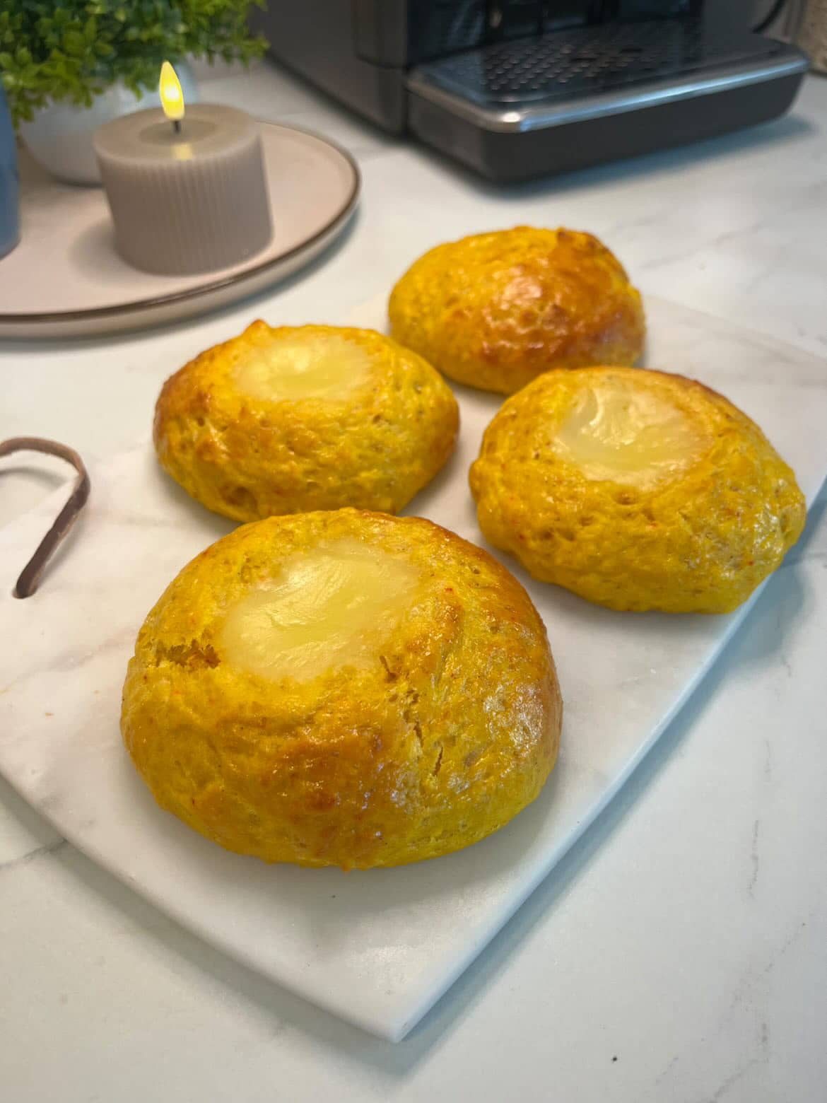 Proteinrika lussebullar med vaniljkräm kasein vaniljdrömmar