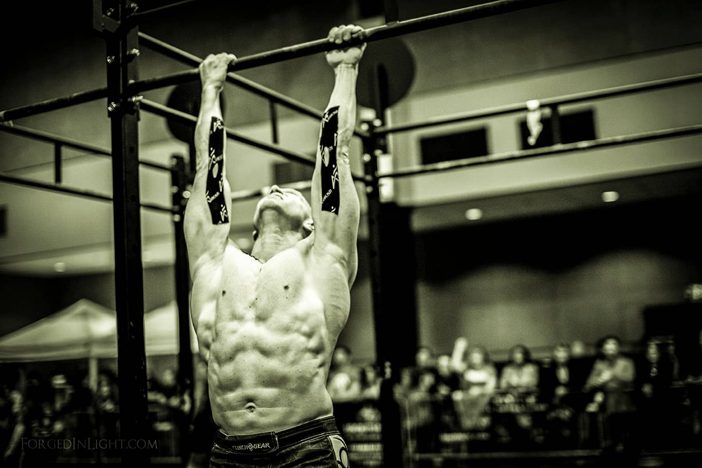 Varför tränar crossfitare utan tröja?