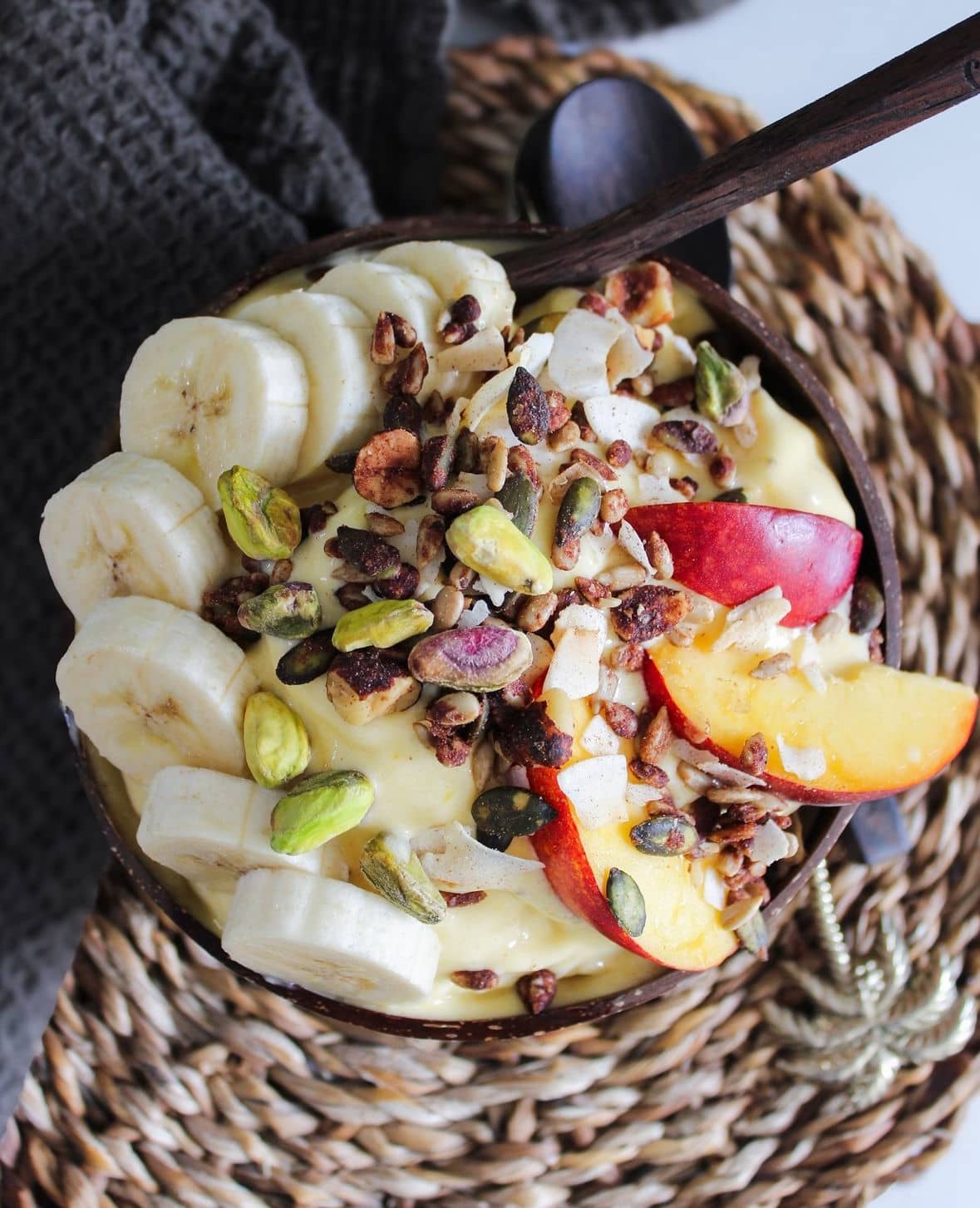 Syrlig smoothiebowl med kollagen