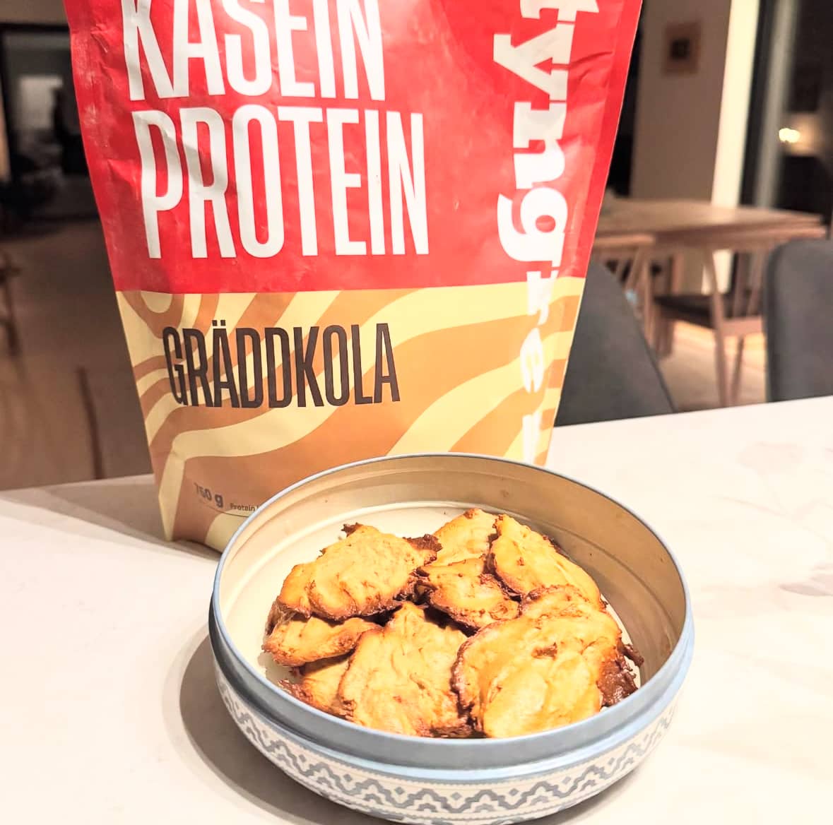 Proteinrika cookies med gräddkola
