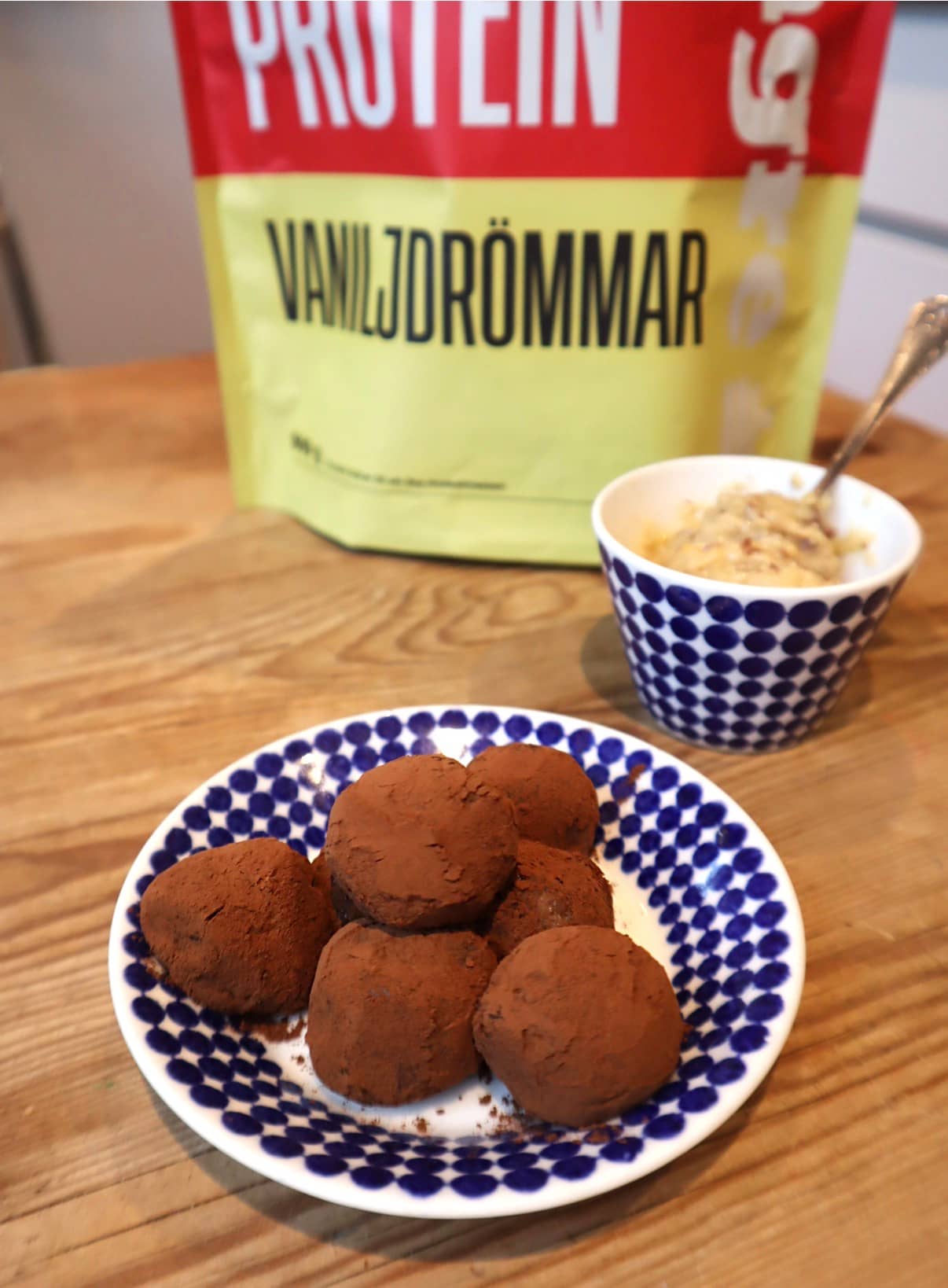 Proteinrika cookie dough-tryfflar med kikärtor vassle vaniljdrömmar 