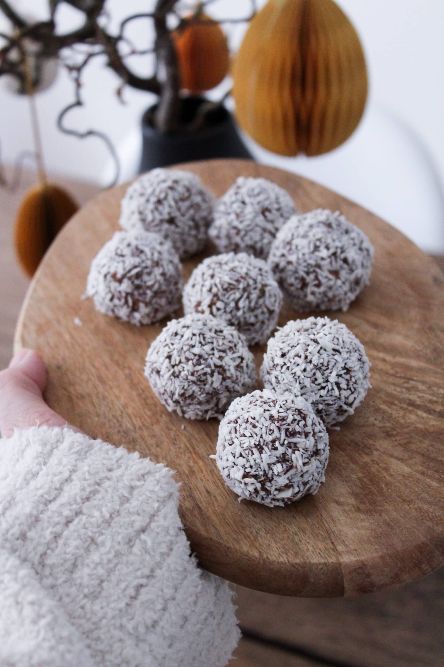 Chokladbollar med hallon och mandel