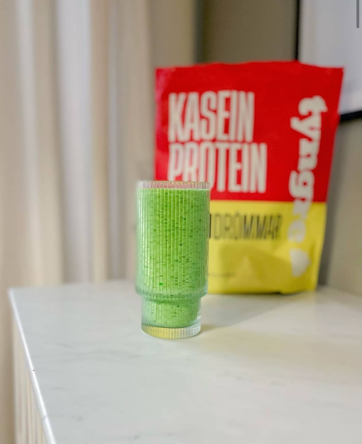 Proteinrik mango- och spenatsmoothie