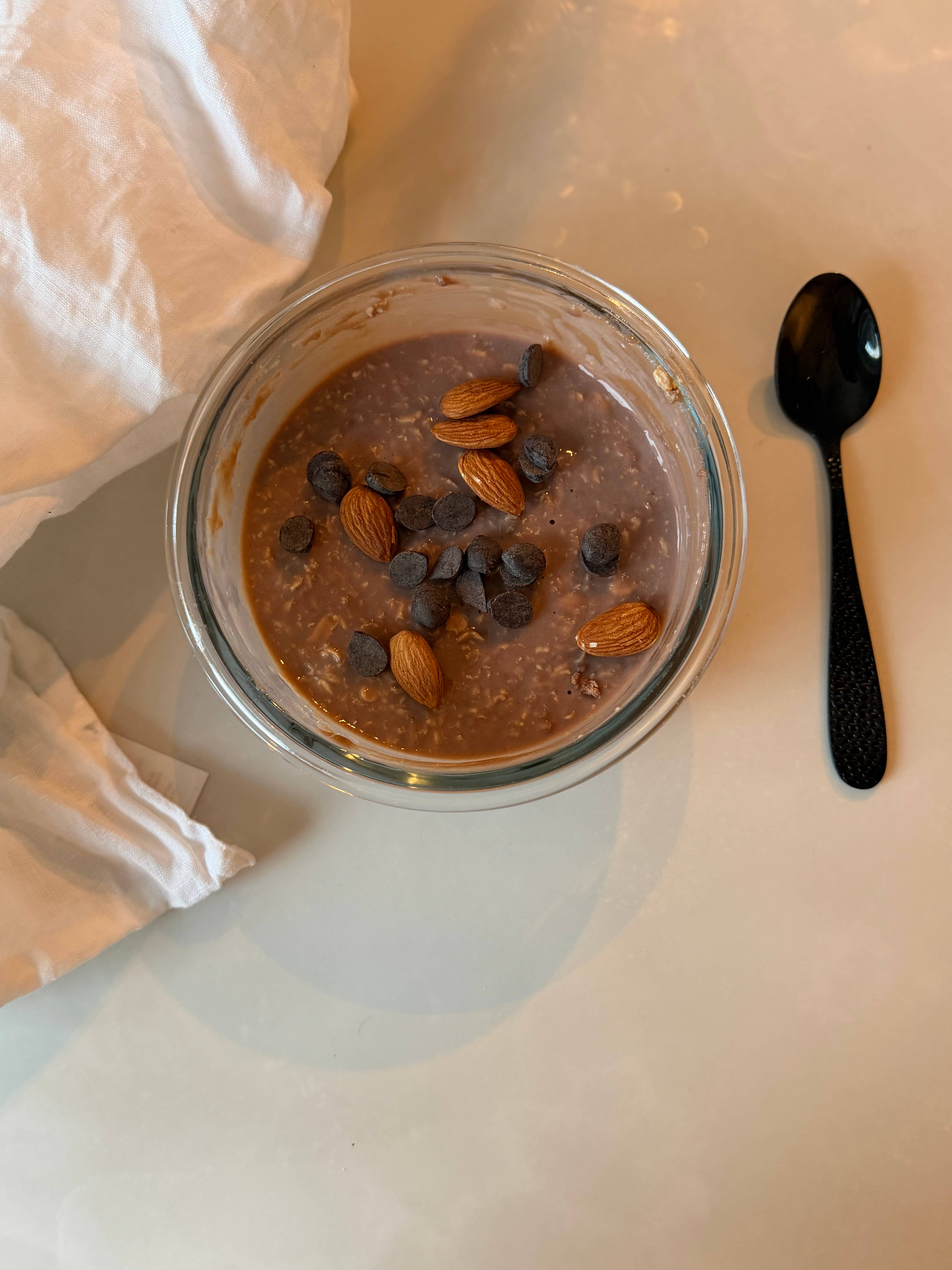 Proteinrik overnight oats rocky road kasein rocky road